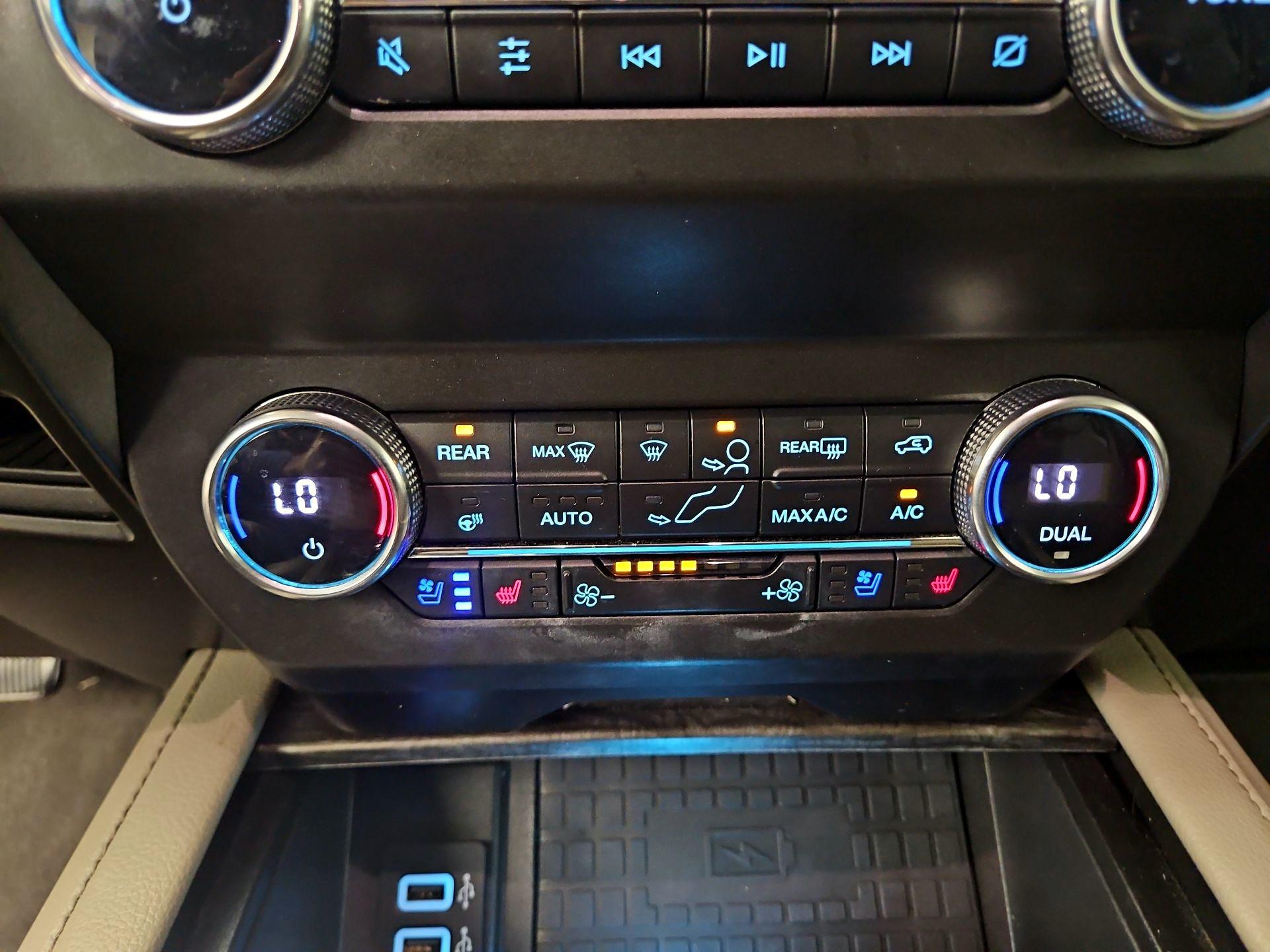 Thumbnail: 2019 Ford Expedition - 17