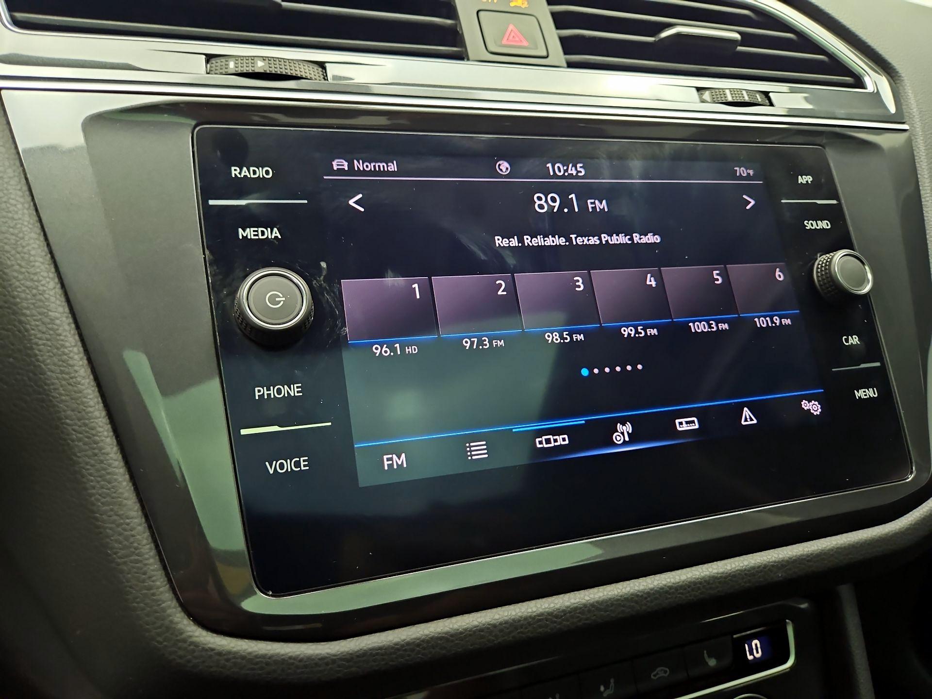 Thumbnail: 2021 Volkswagen Tiguan - 15