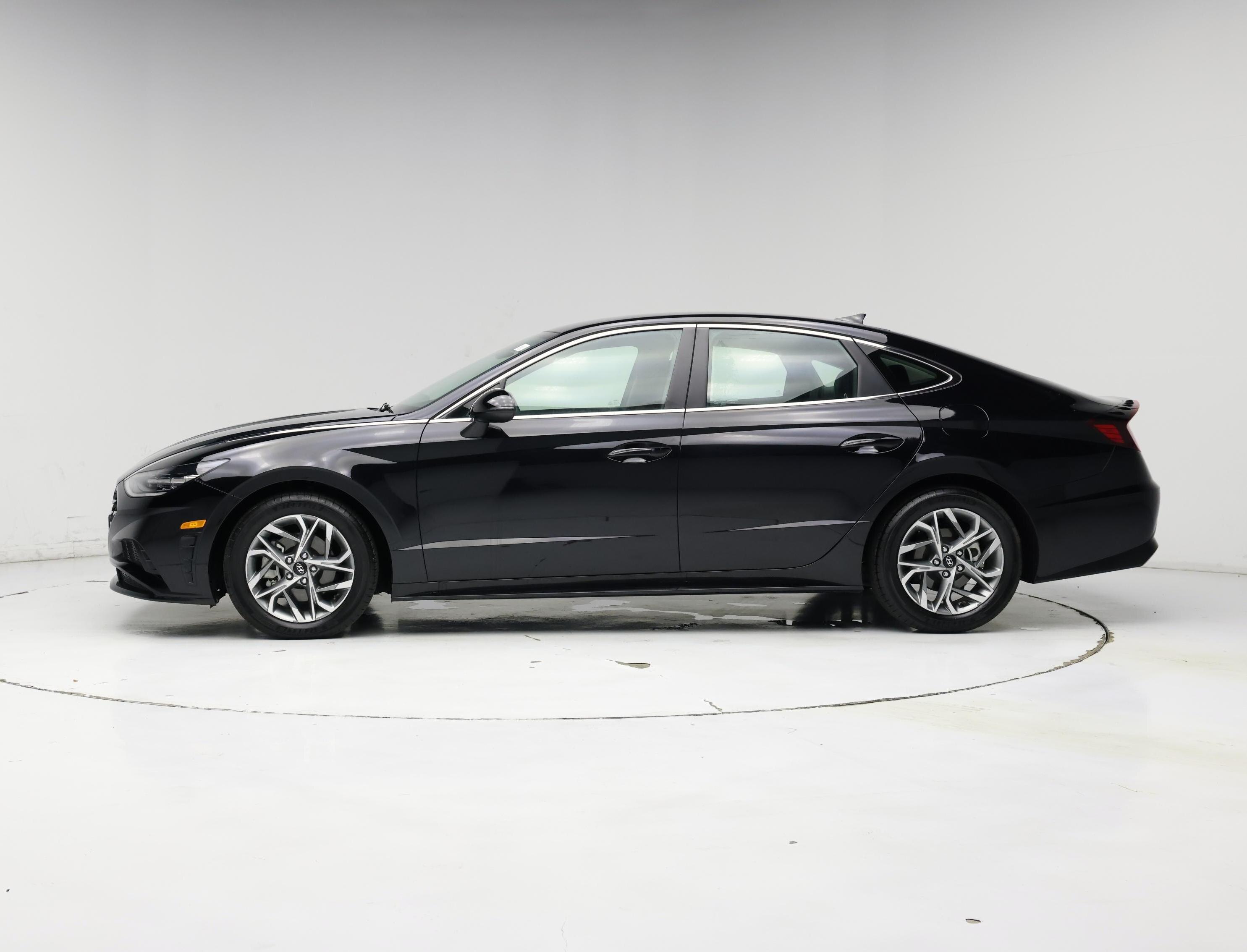 Thumbnail: 2023 Hyundai Sonata - 3
