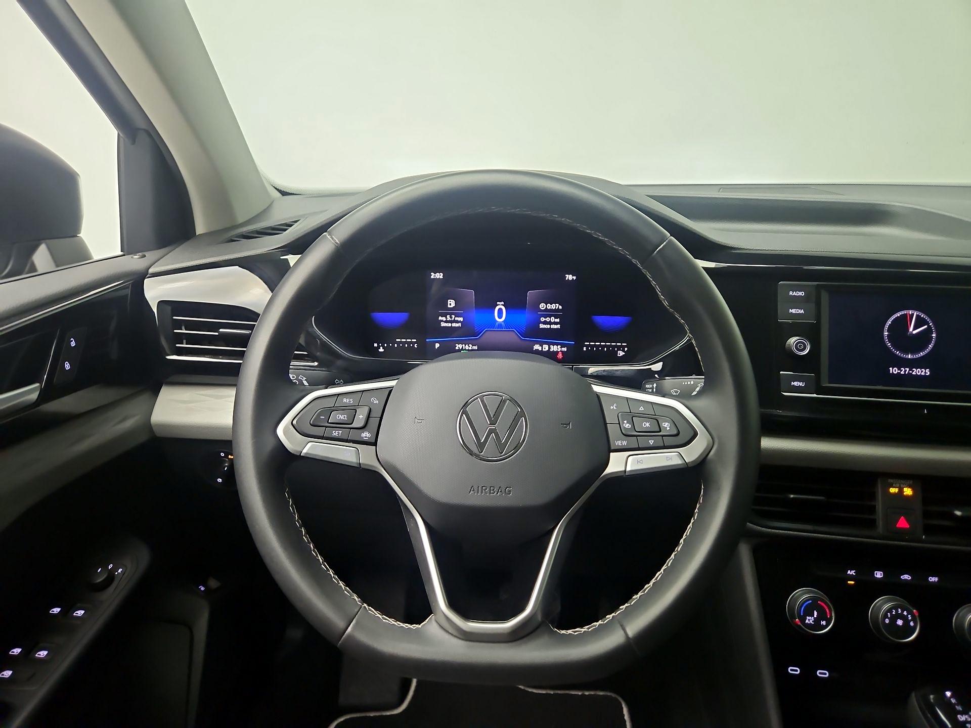 Thumbnail: 2023 Volkswagen Taos - 10