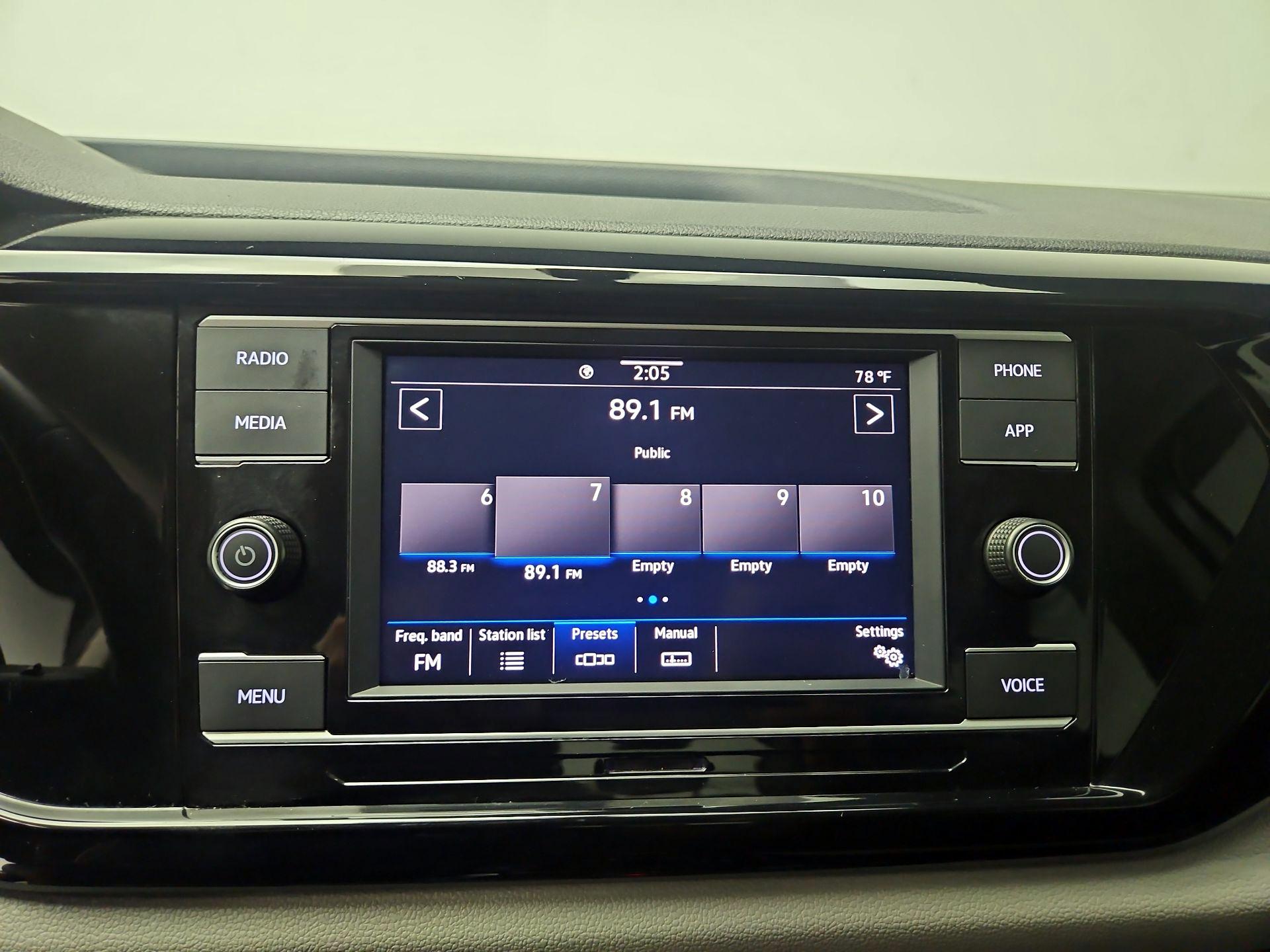 Thumbnail: 2023 Volkswagen Taos - 15