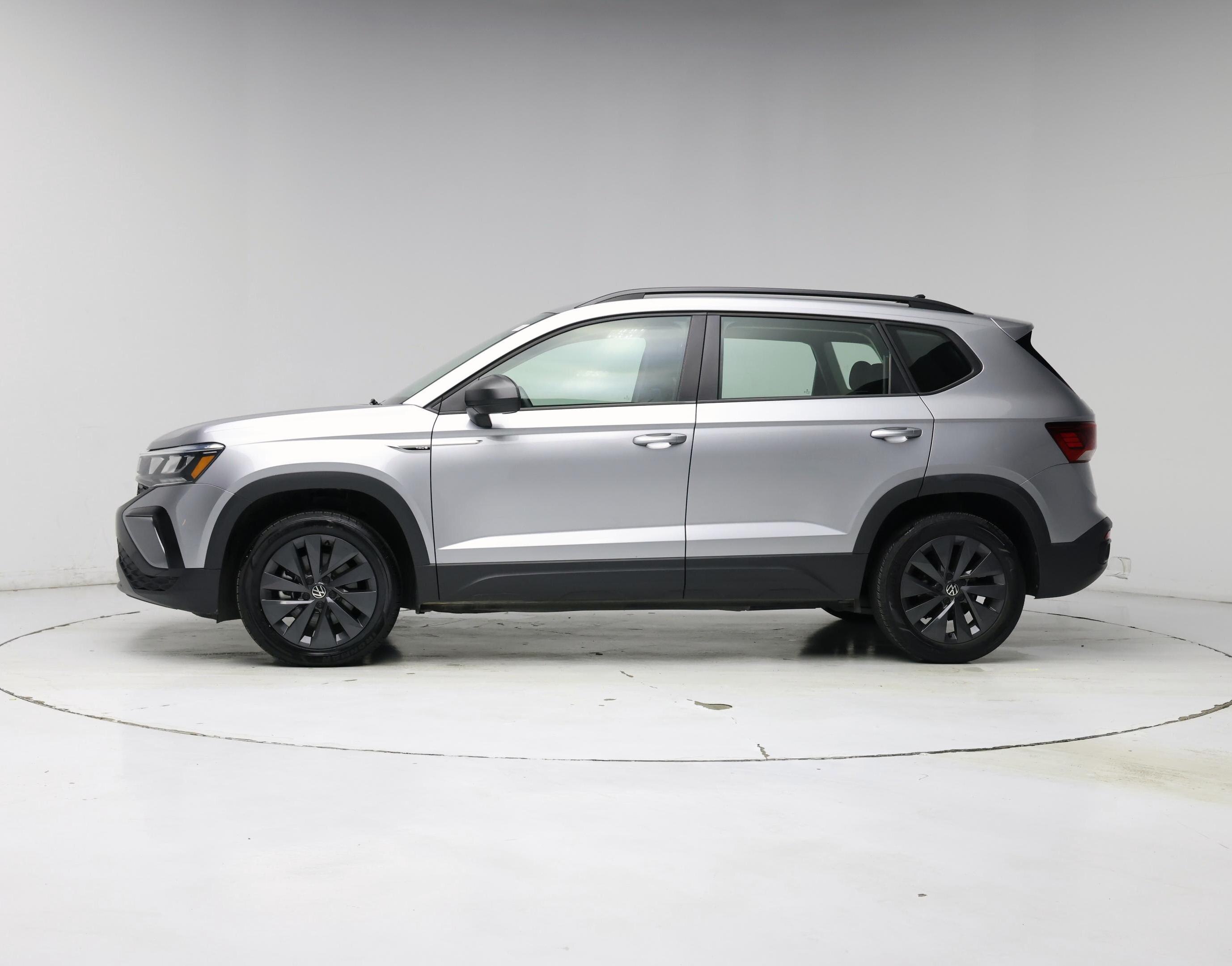 Thumbnail: 2023 Volkswagen Taos - 3