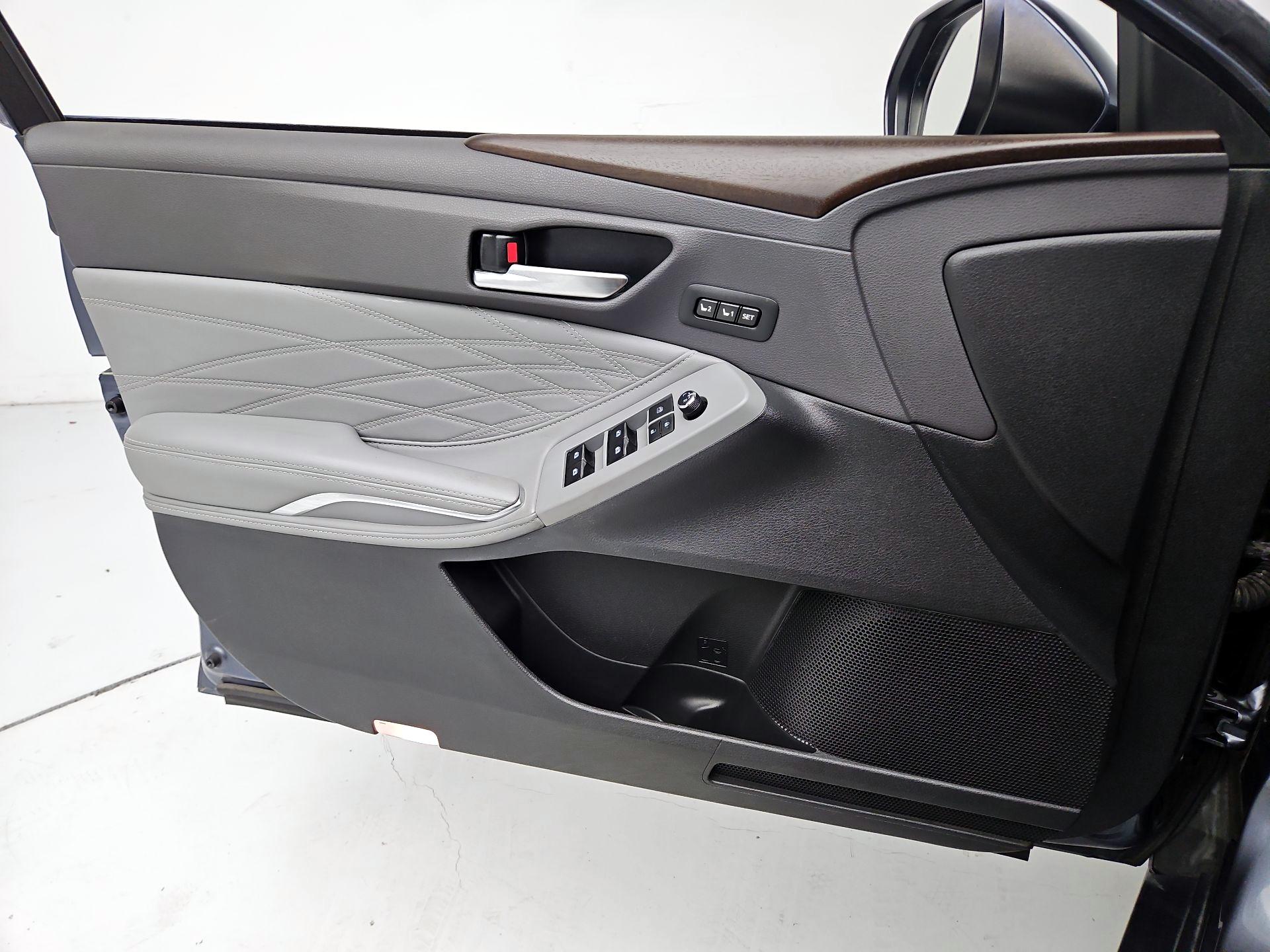 Thumbnail: 2019 Toyota Avalon - 12
