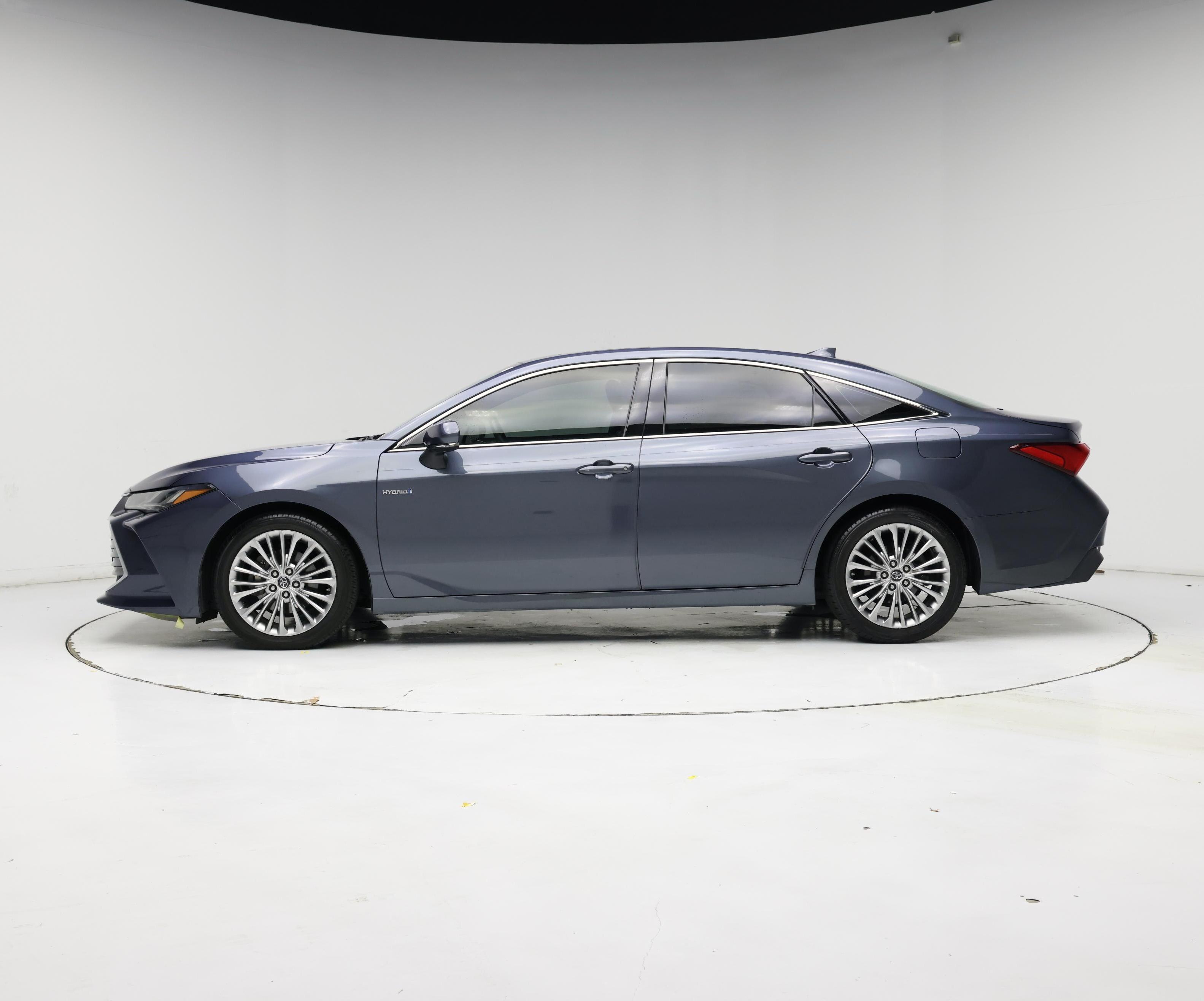Thumbnail: 2019 Toyota Avalon - 3
