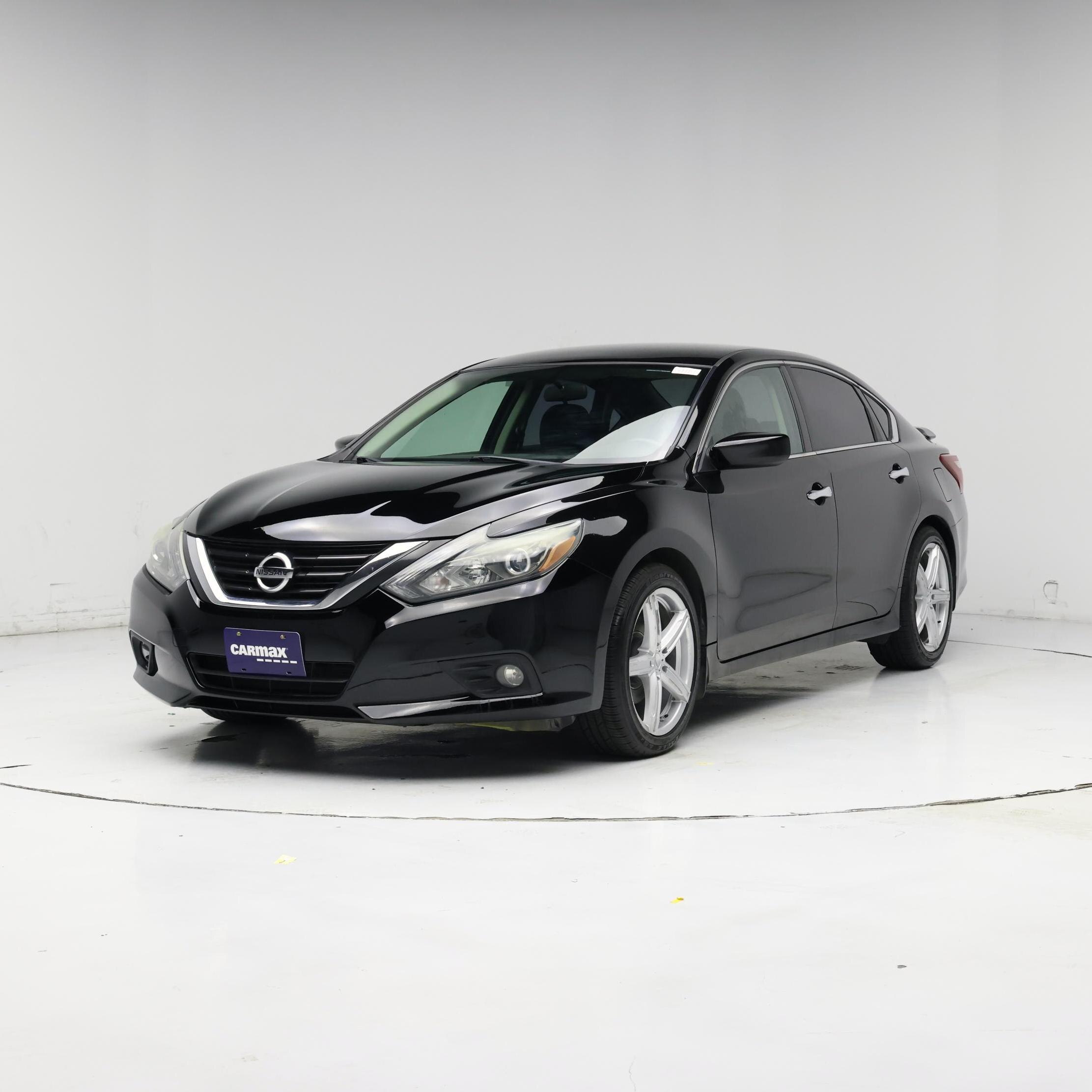 Thumbnail: 2017 Nissan Altima - 4