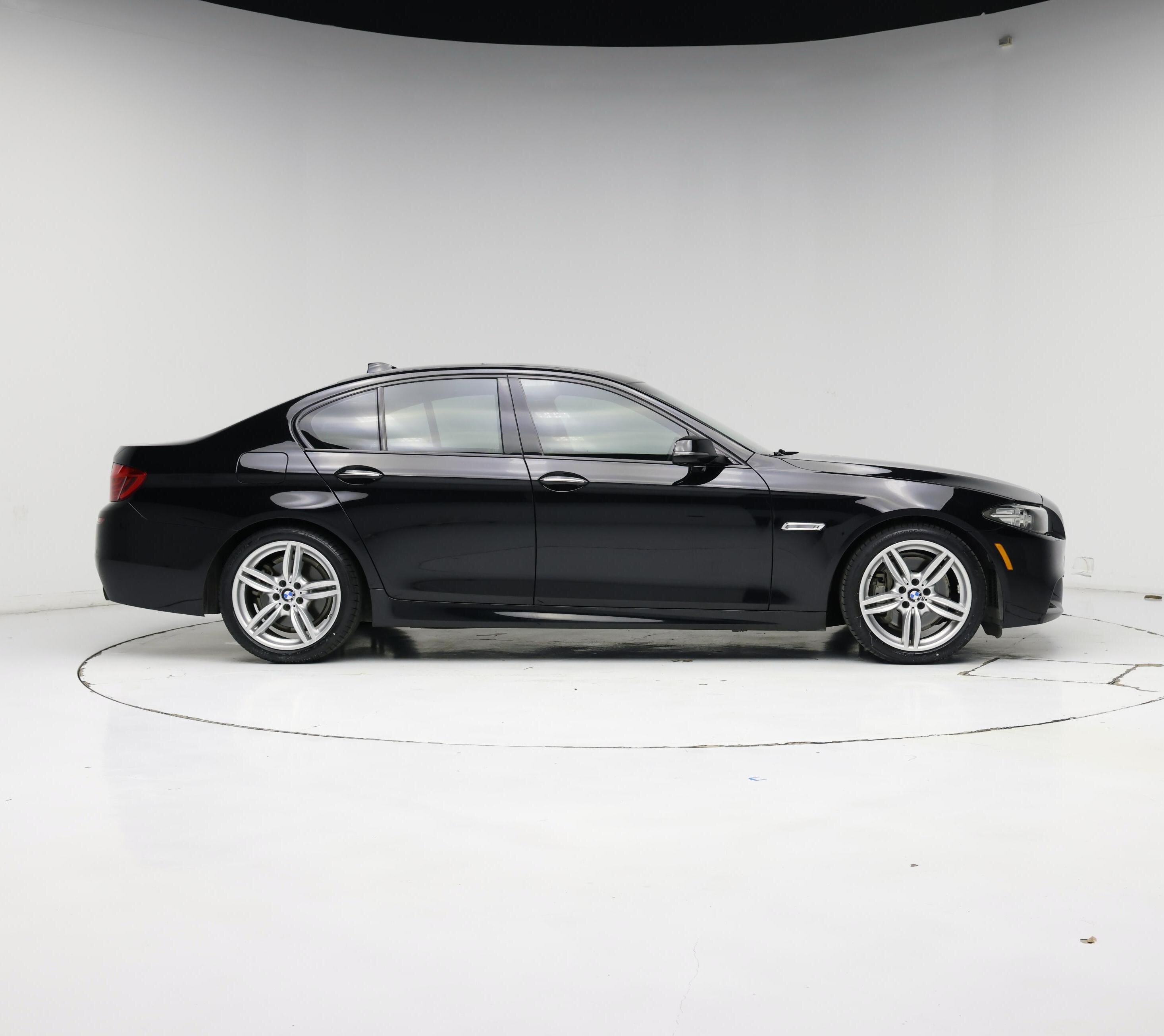 Thumbnail: 2016 BMW 5 Series - 7