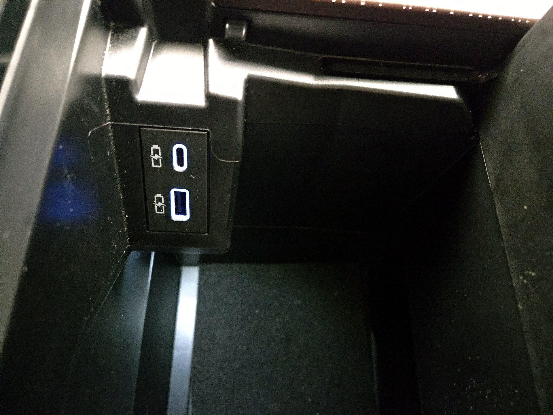 Thumbnail: 2022 Toyota Sienna - 18