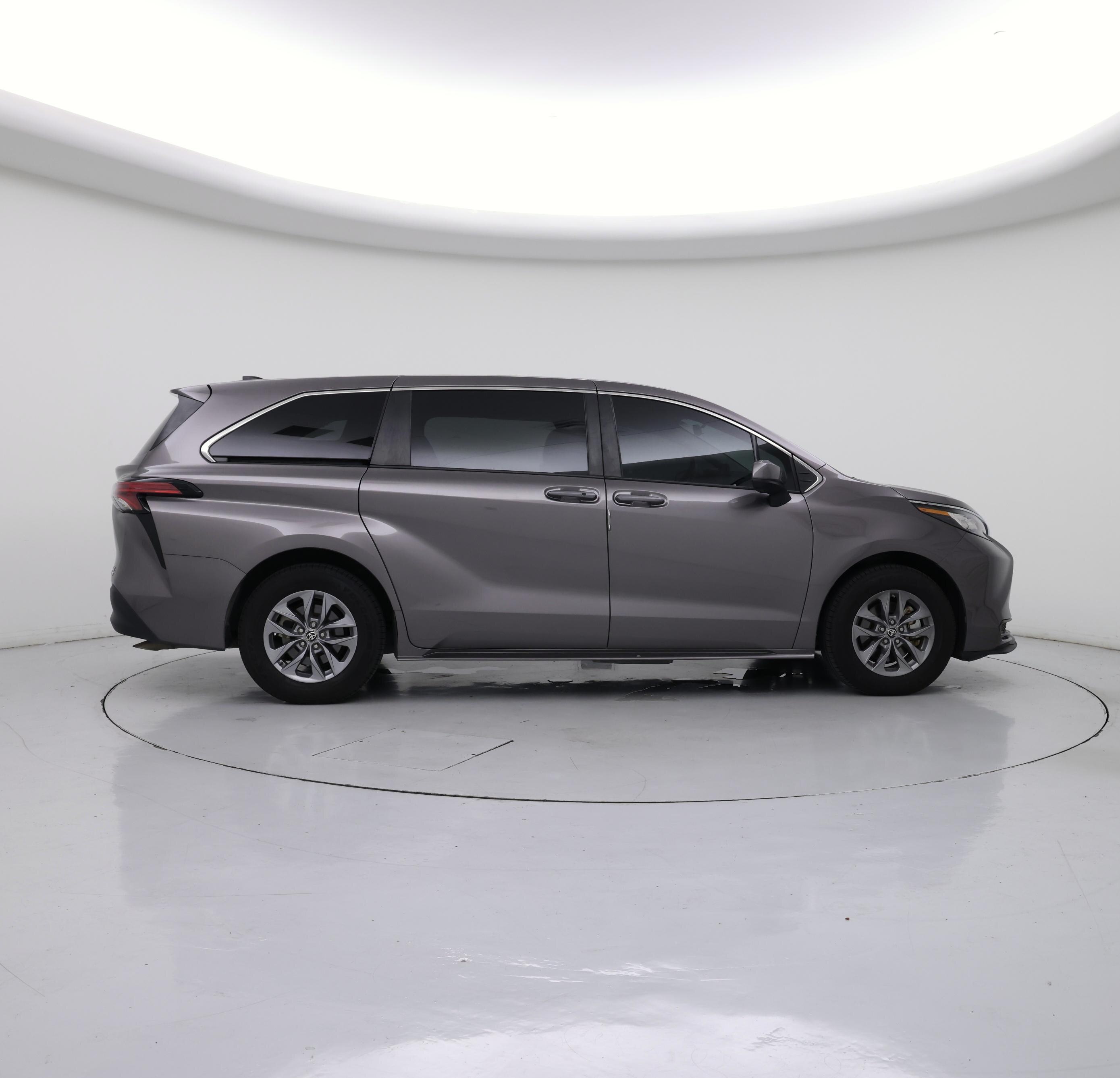Thumbnail: 2022 Toyota Sienna - 7