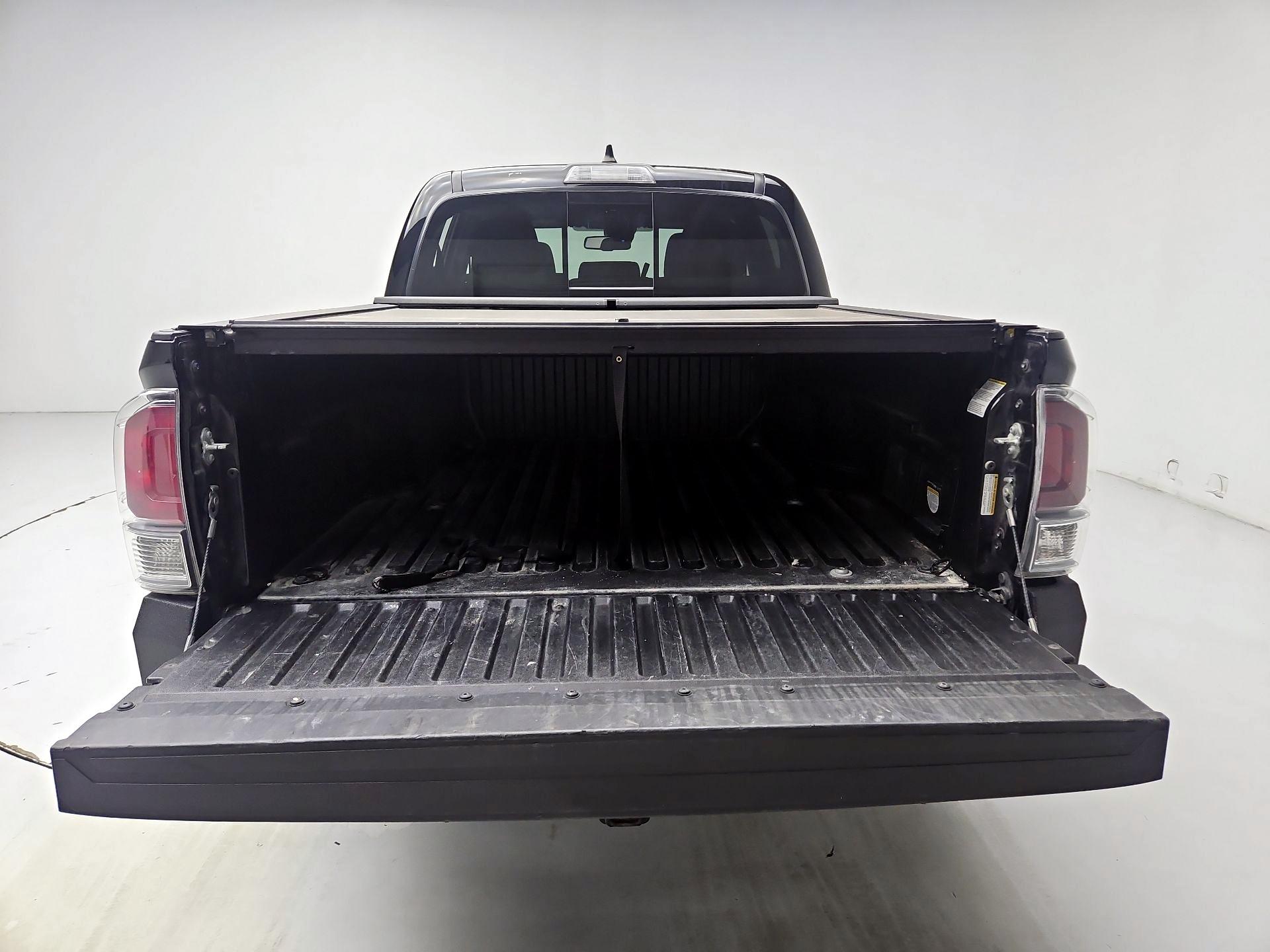 Thumbnail: 2022 Toyota Tacoma - 18