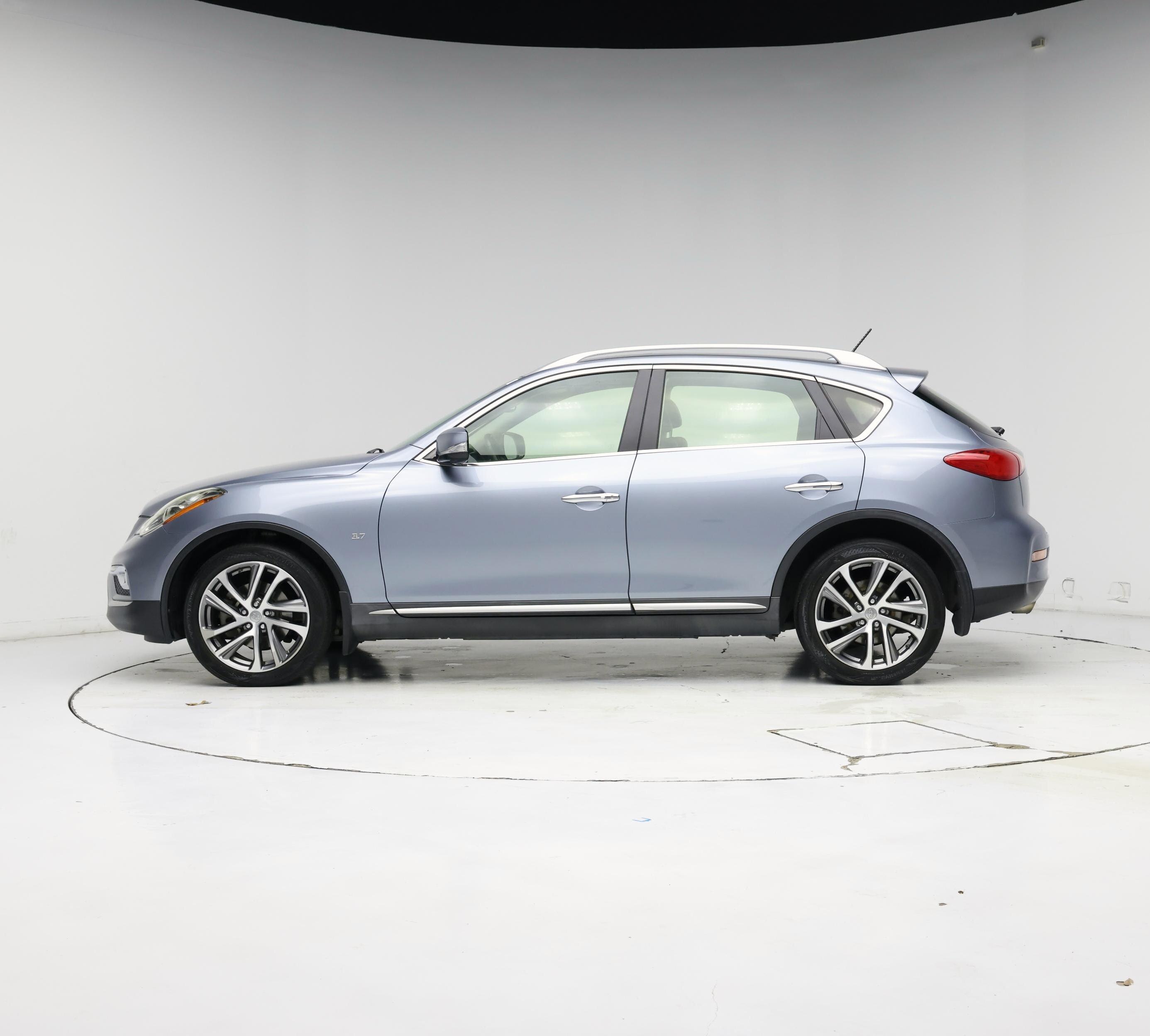 Thumbnail: 2017 INFINITI QX50 - 3