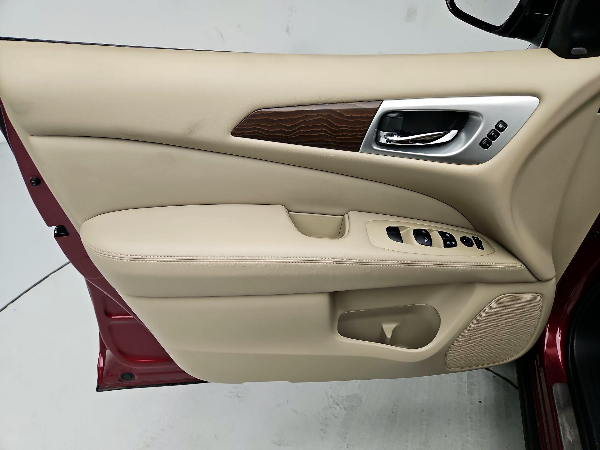 Thumbnail: 2017 Nissan Pathfinder - 12