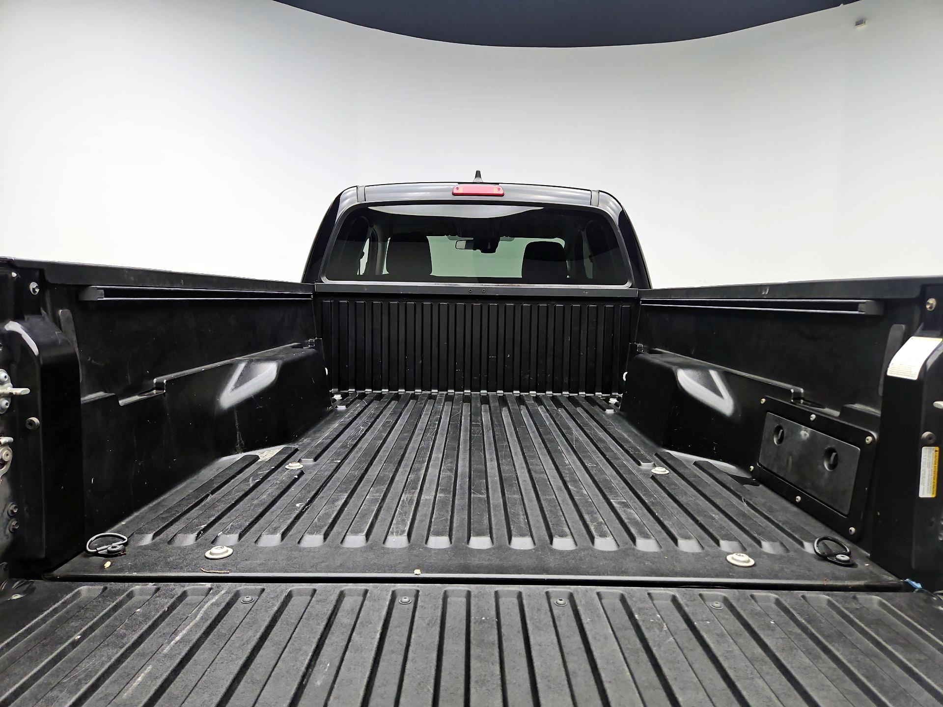 Thumbnail: 2020 Toyota Tacoma - 20