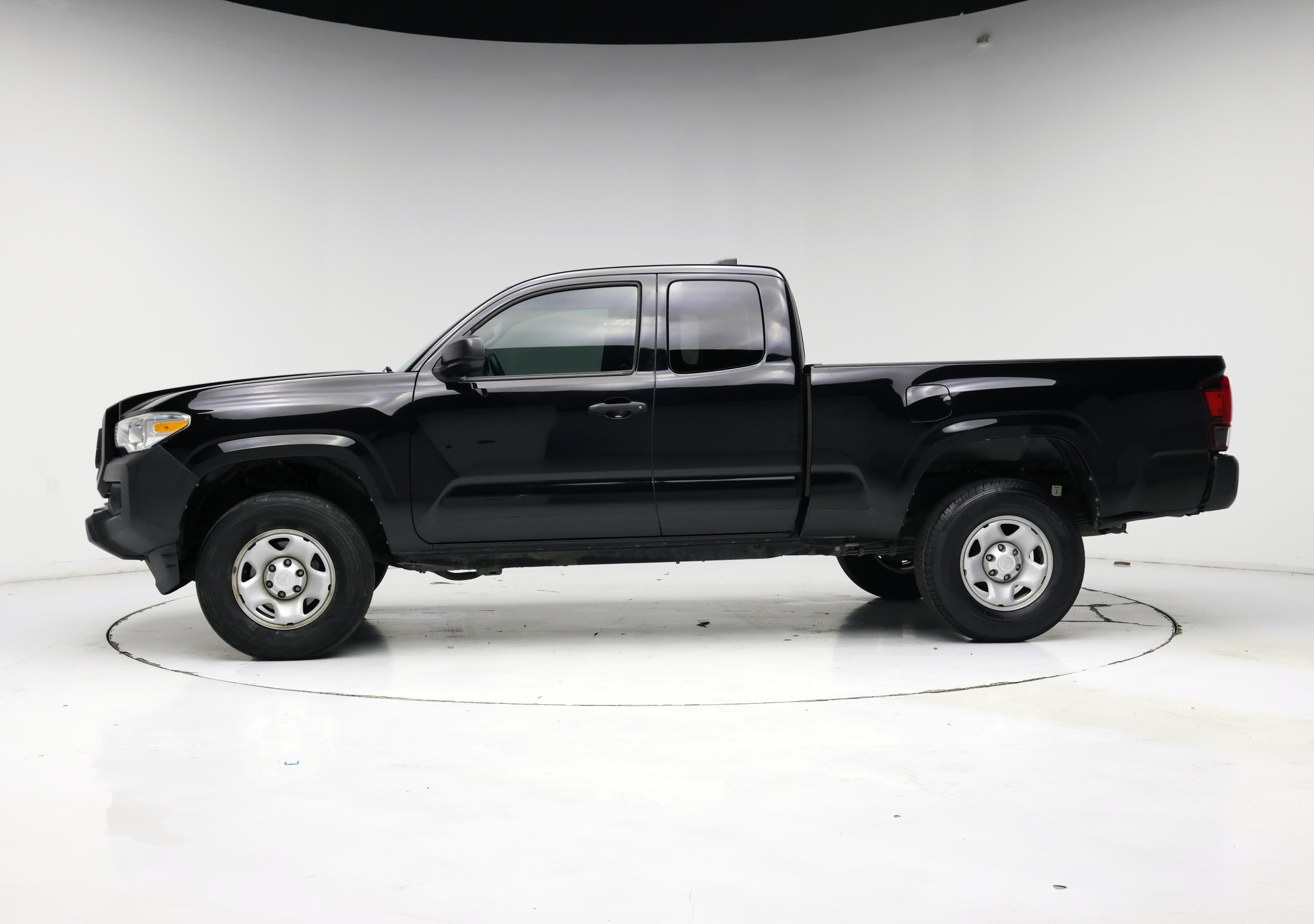 Thumbnail: 2020 Toyota Tacoma - 3