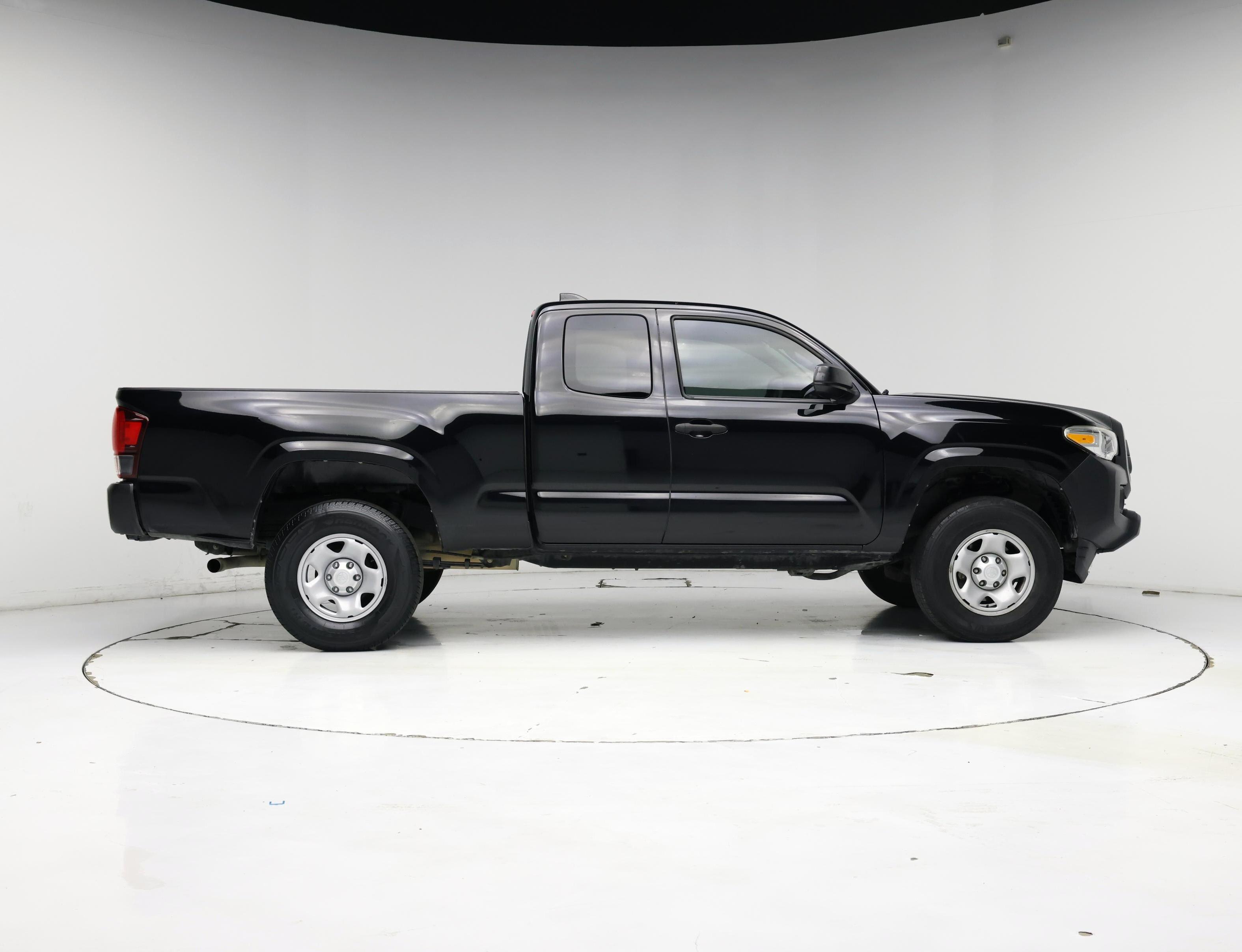 Thumbnail: 2020 Toyota Tacoma - 7