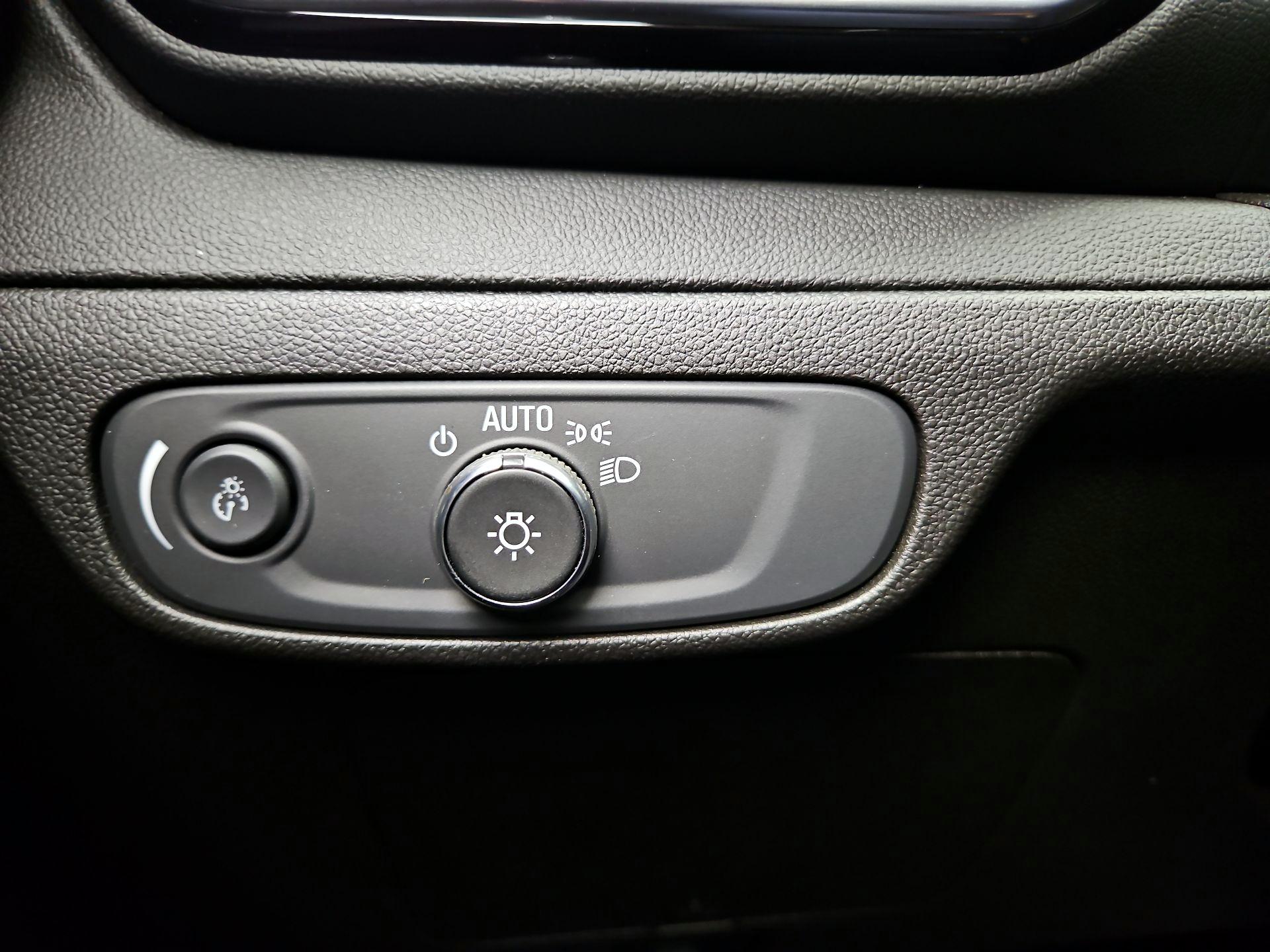 Thumbnail: 2022 Chevrolet Bolt EUV - 13