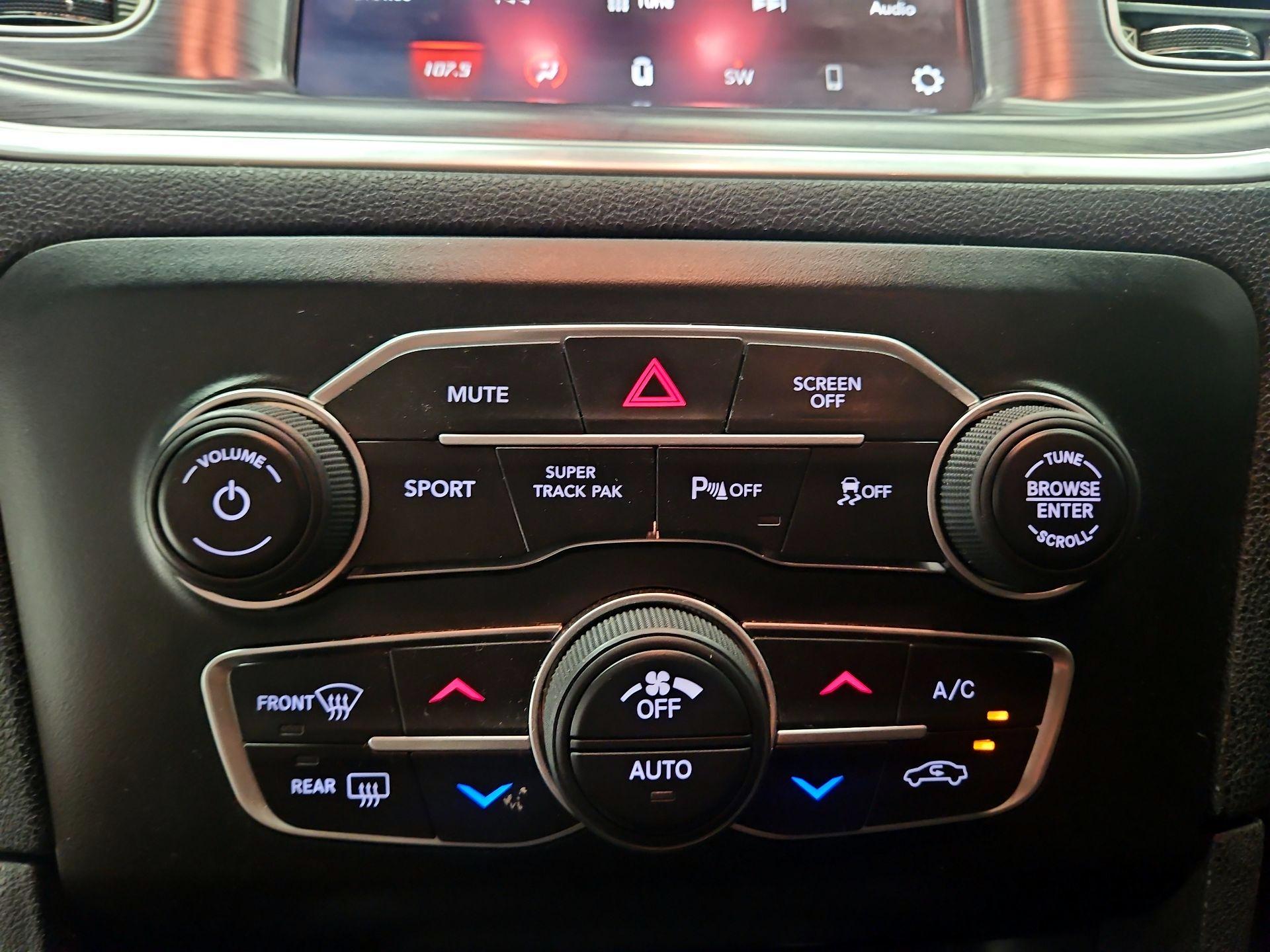 Thumbnail: 2018 Dodge Charger - 17