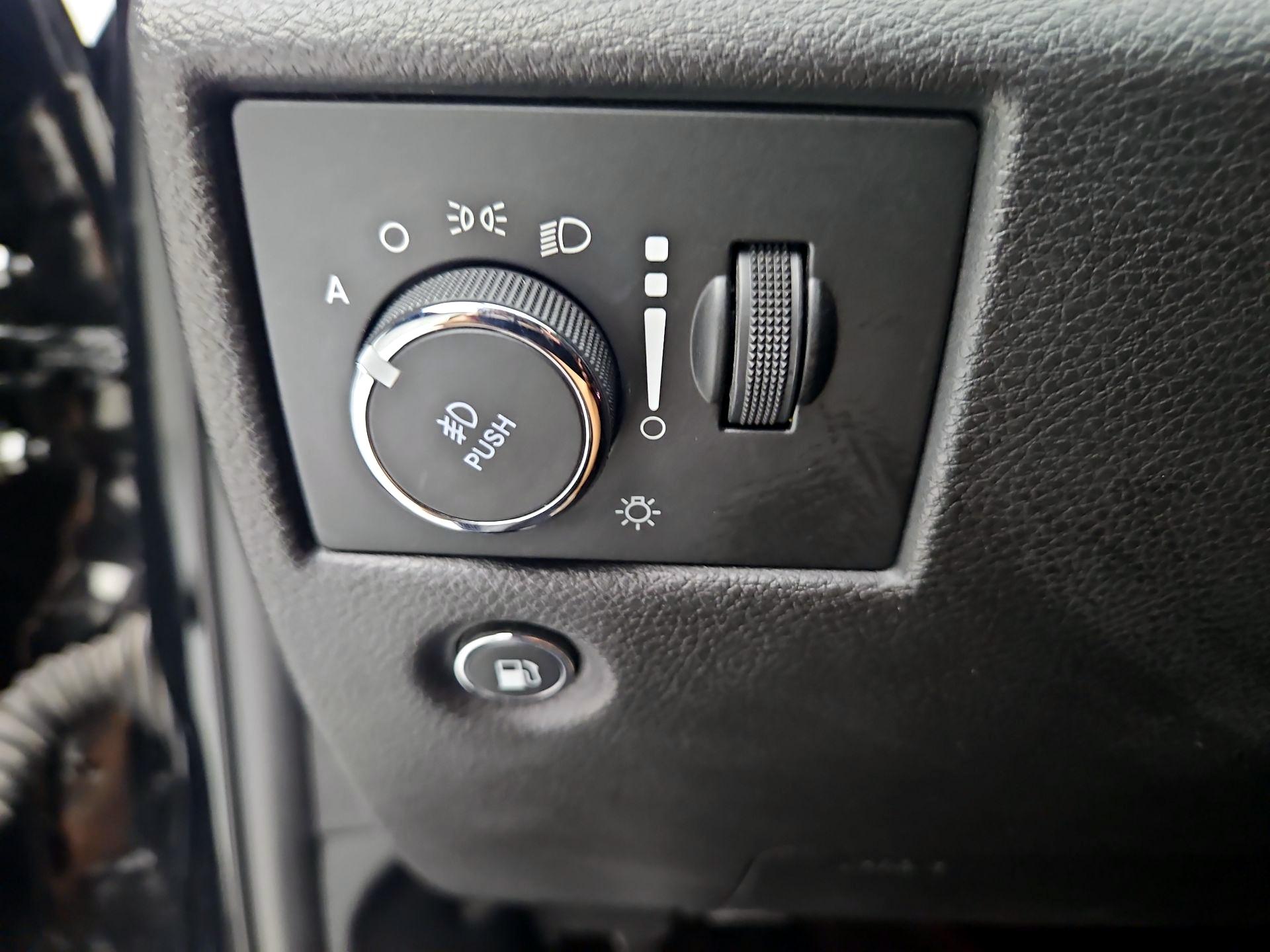 Thumbnail: 2020 Jeep Grand Cherokee - 13