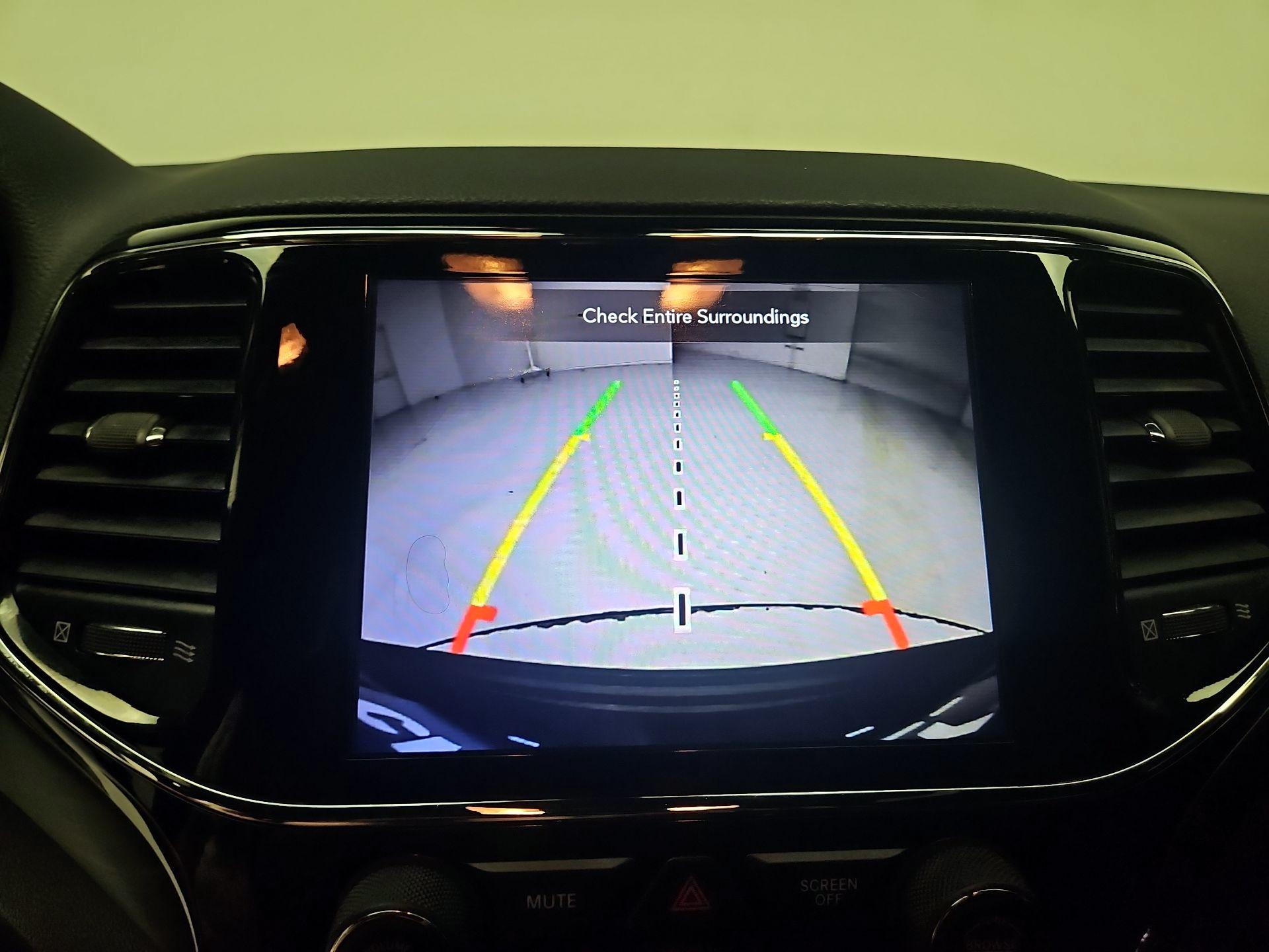 Thumbnail: 2020 Jeep Grand Cherokee - 15