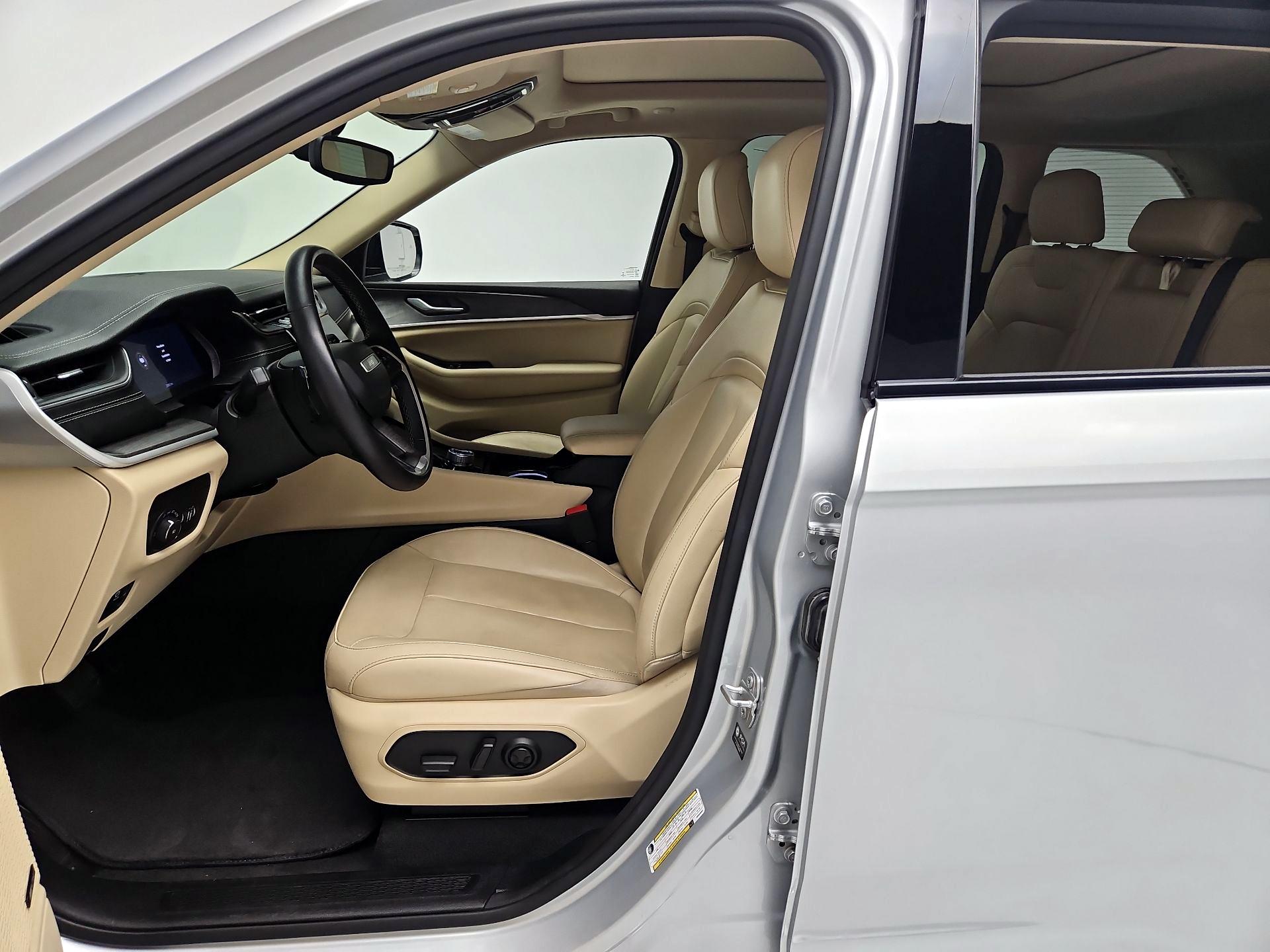 Thumbnail: 2022 Jeep Grand Cherokee - 11