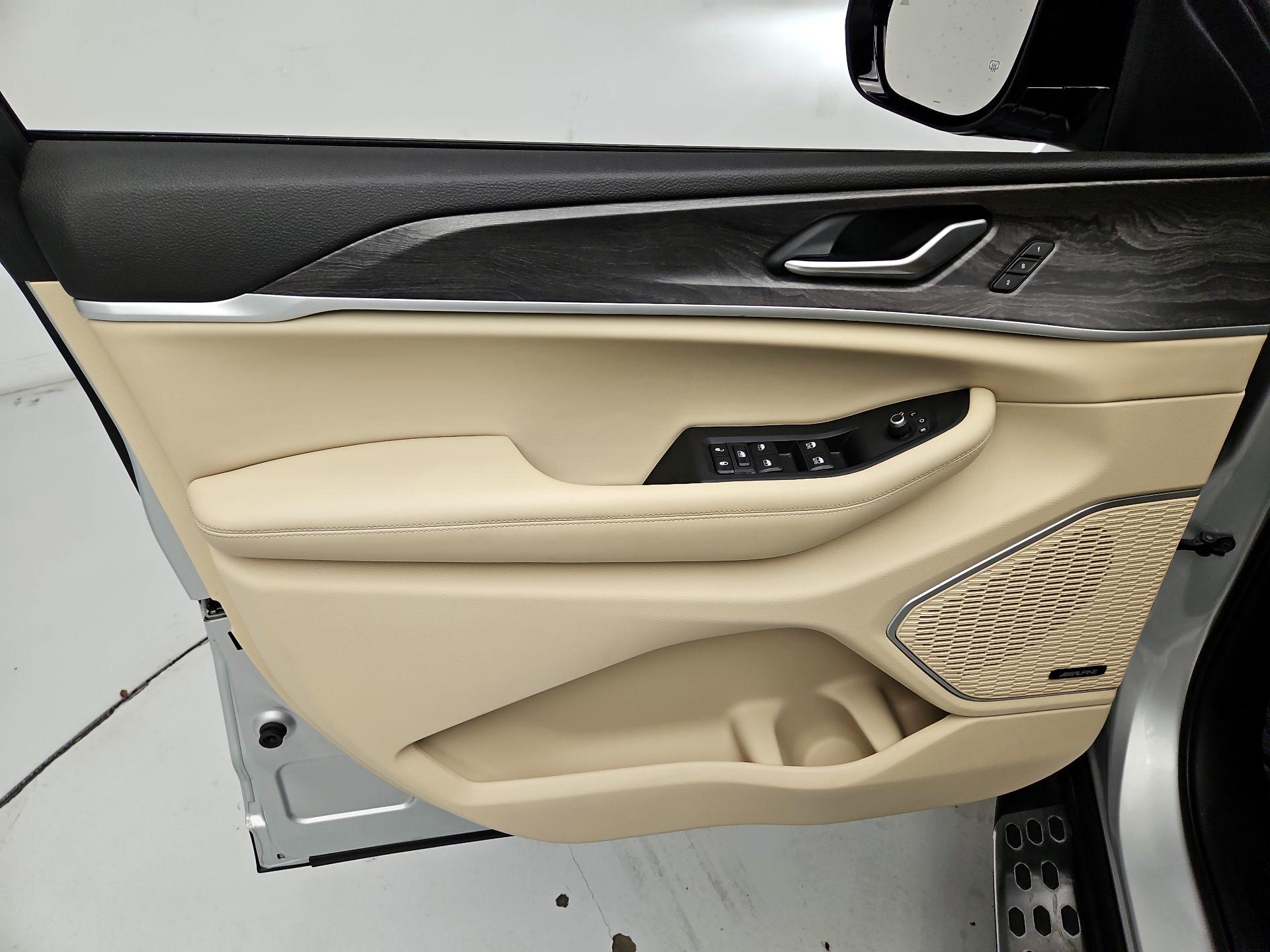 Thumbnail: 2022 Jeep Grand Cherokee - 12