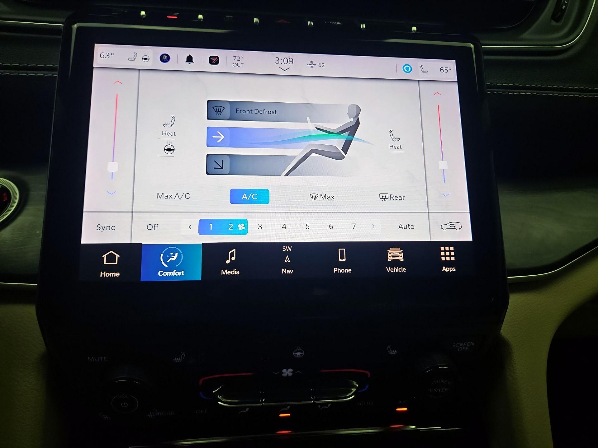 Thumbnail: 2022 Jeep Grand Cherokee - 17