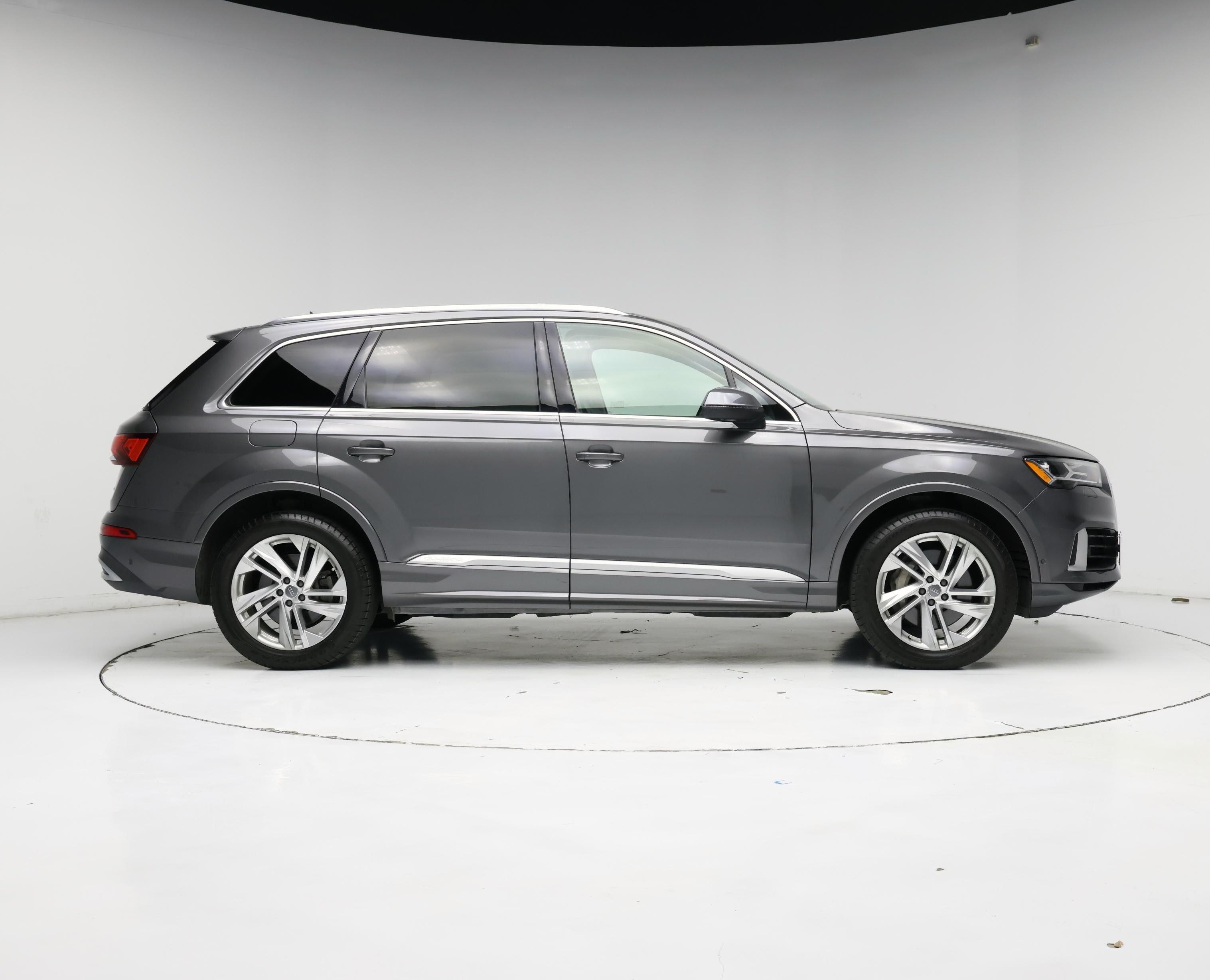 Thumbnail: 2020 Audi Q7 - 7