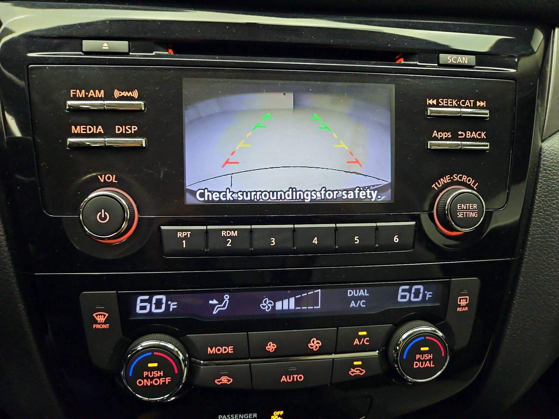 Thumbnail: 2016 Nissan Rogue - 14