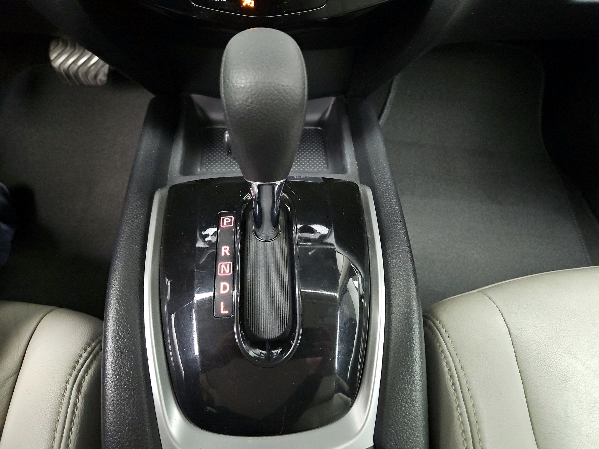 Thumbnail: 2016 Nissan Rogue - 17