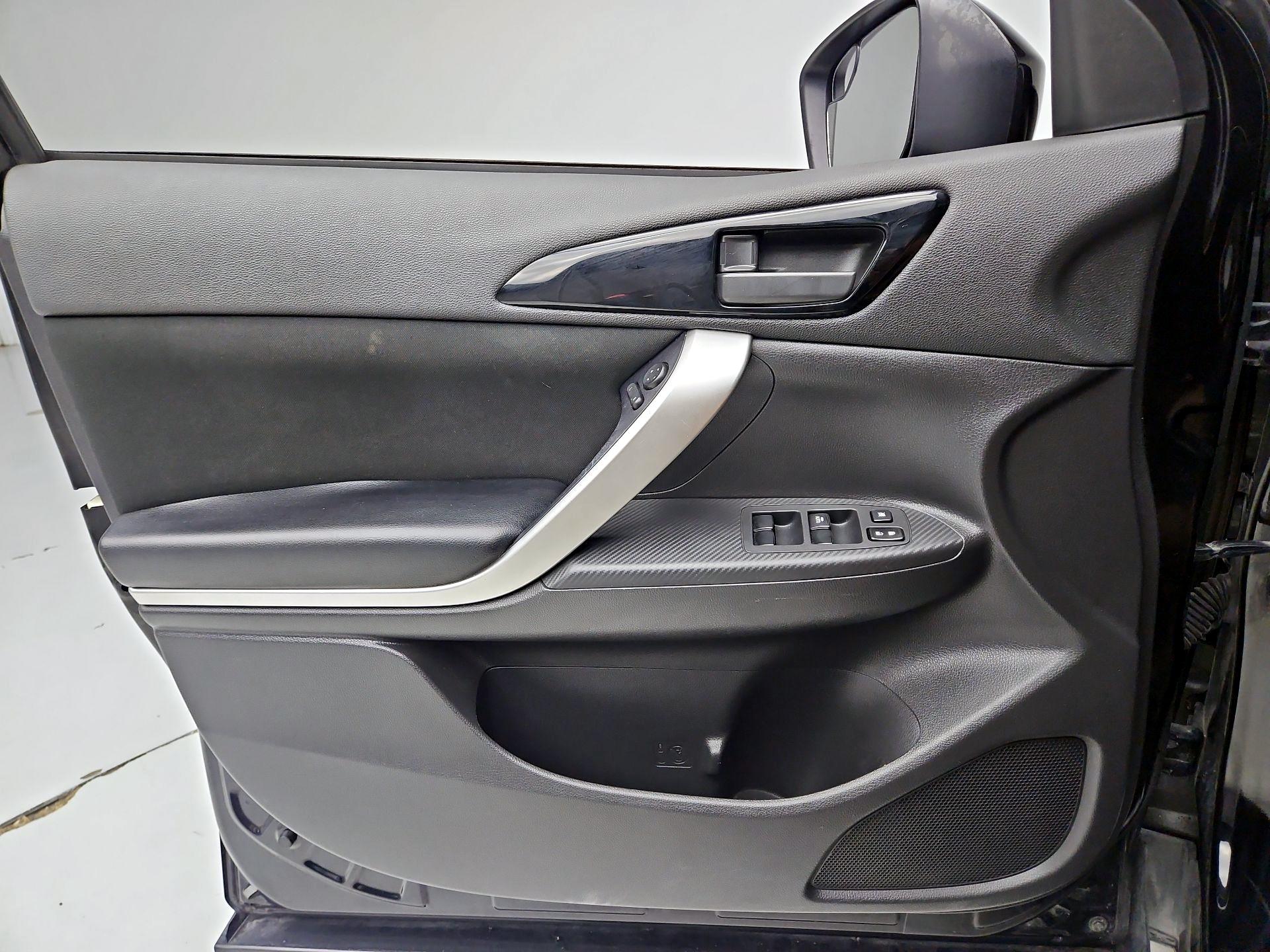 Thumbnail: 2018 Mitsubishi Eclipse Cross - 10