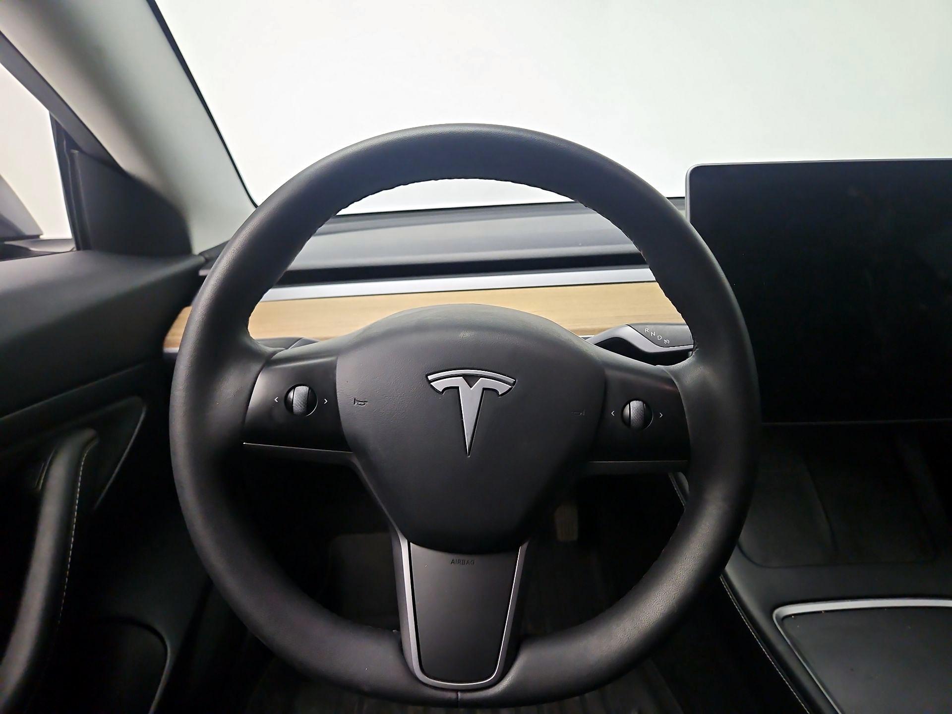 Thumbnail: 2021 Tesla Model 3 - 10
