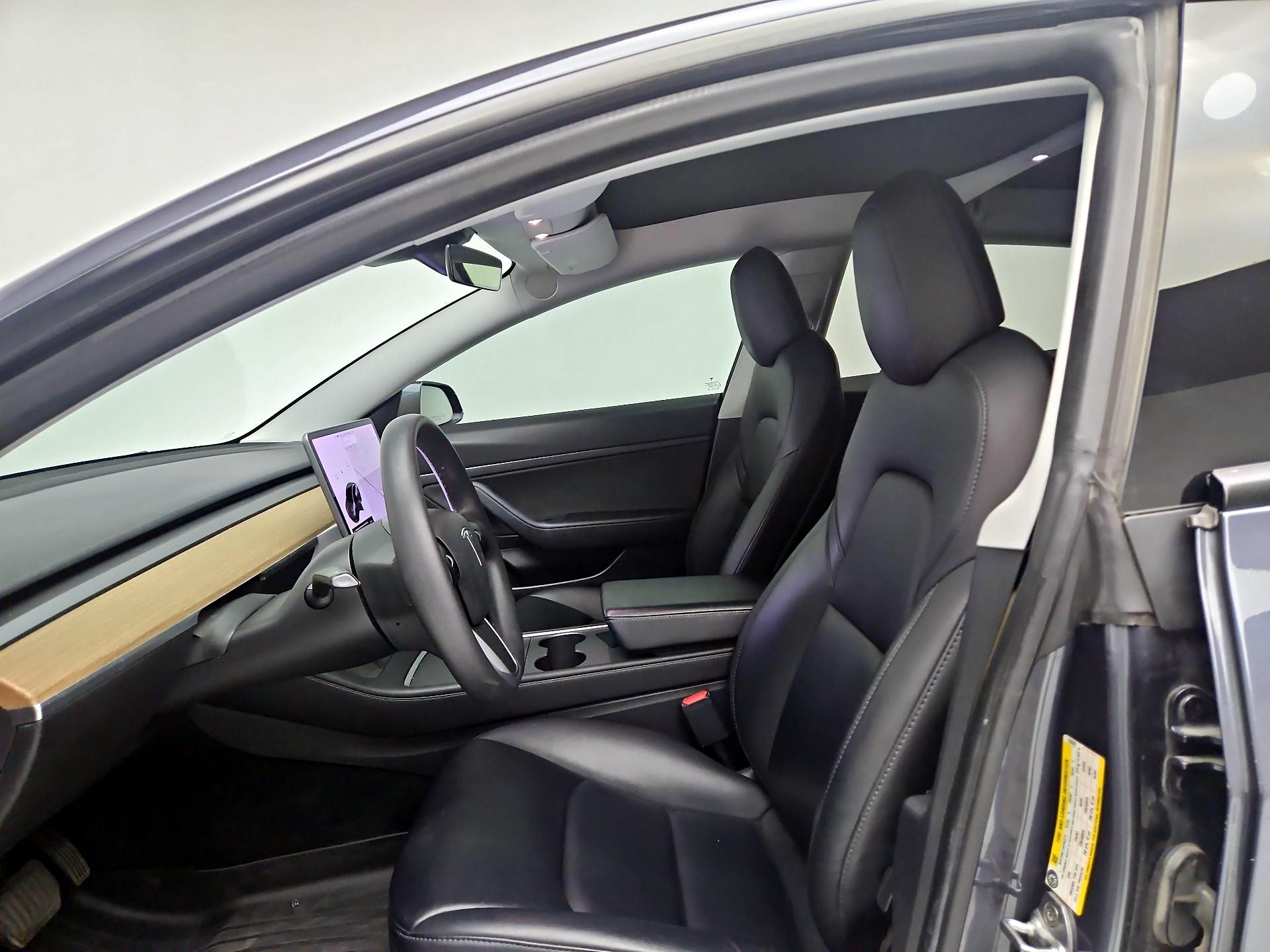 Thumbnail: 2021 Tesla Model 3 - 11