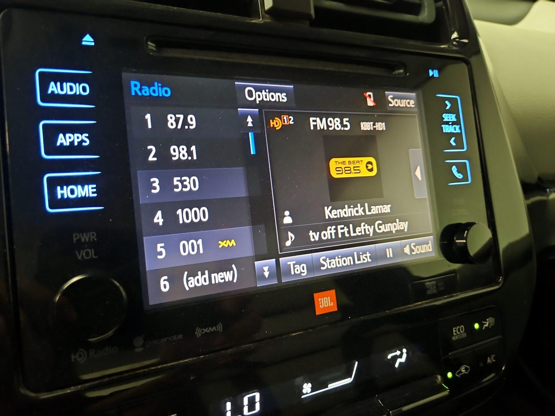 Thumbnail: 2016 Toyota Prius - 16