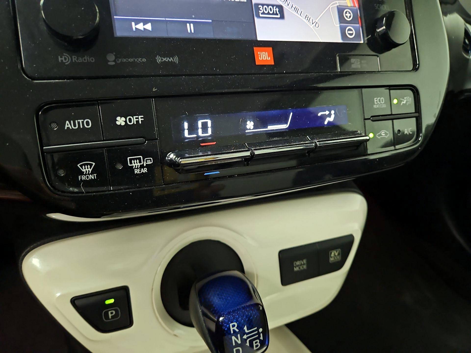 Thumbnail: 2016 Toyota Prius - 17