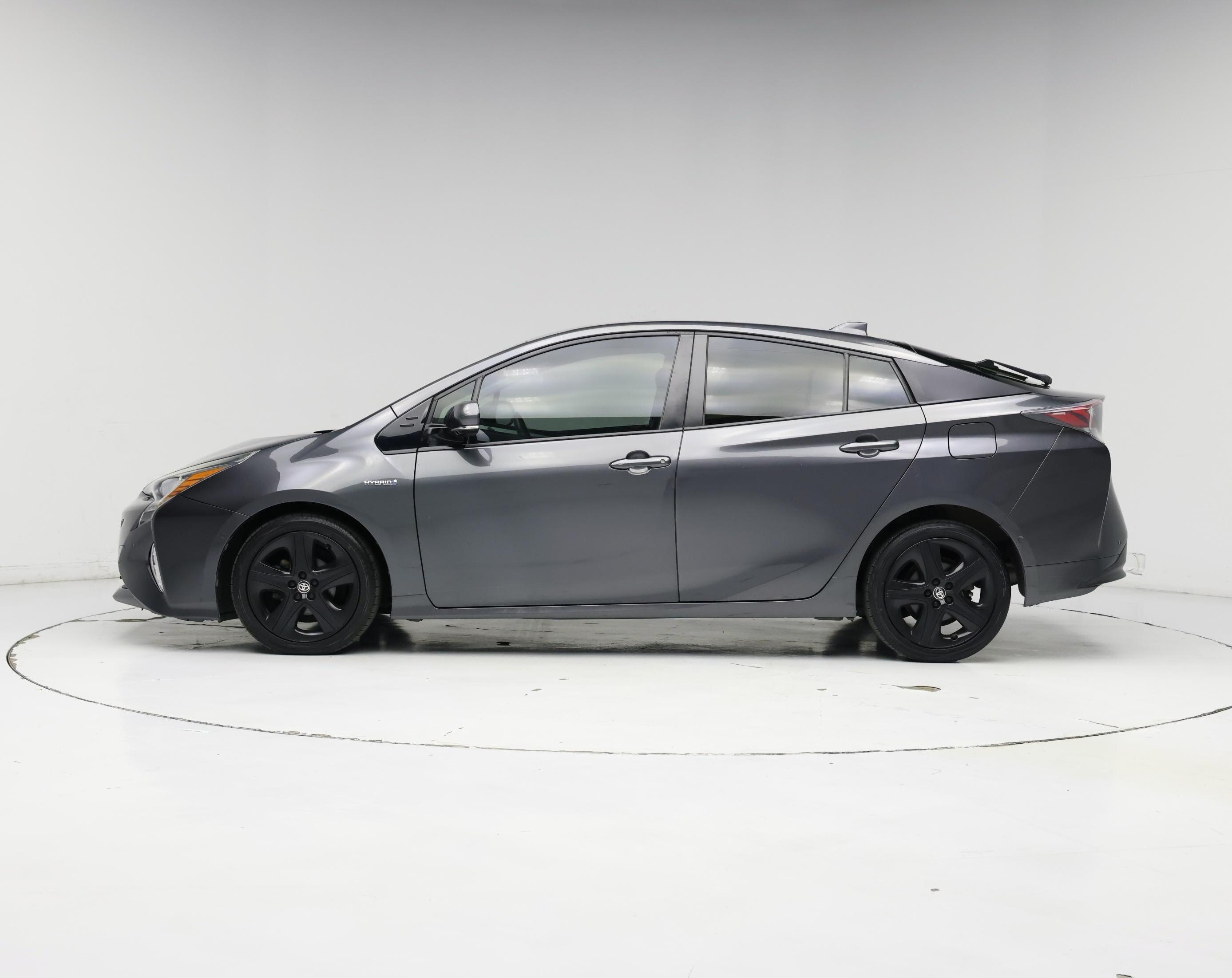 Thumbnail: 2016 Toyota Prius - 3