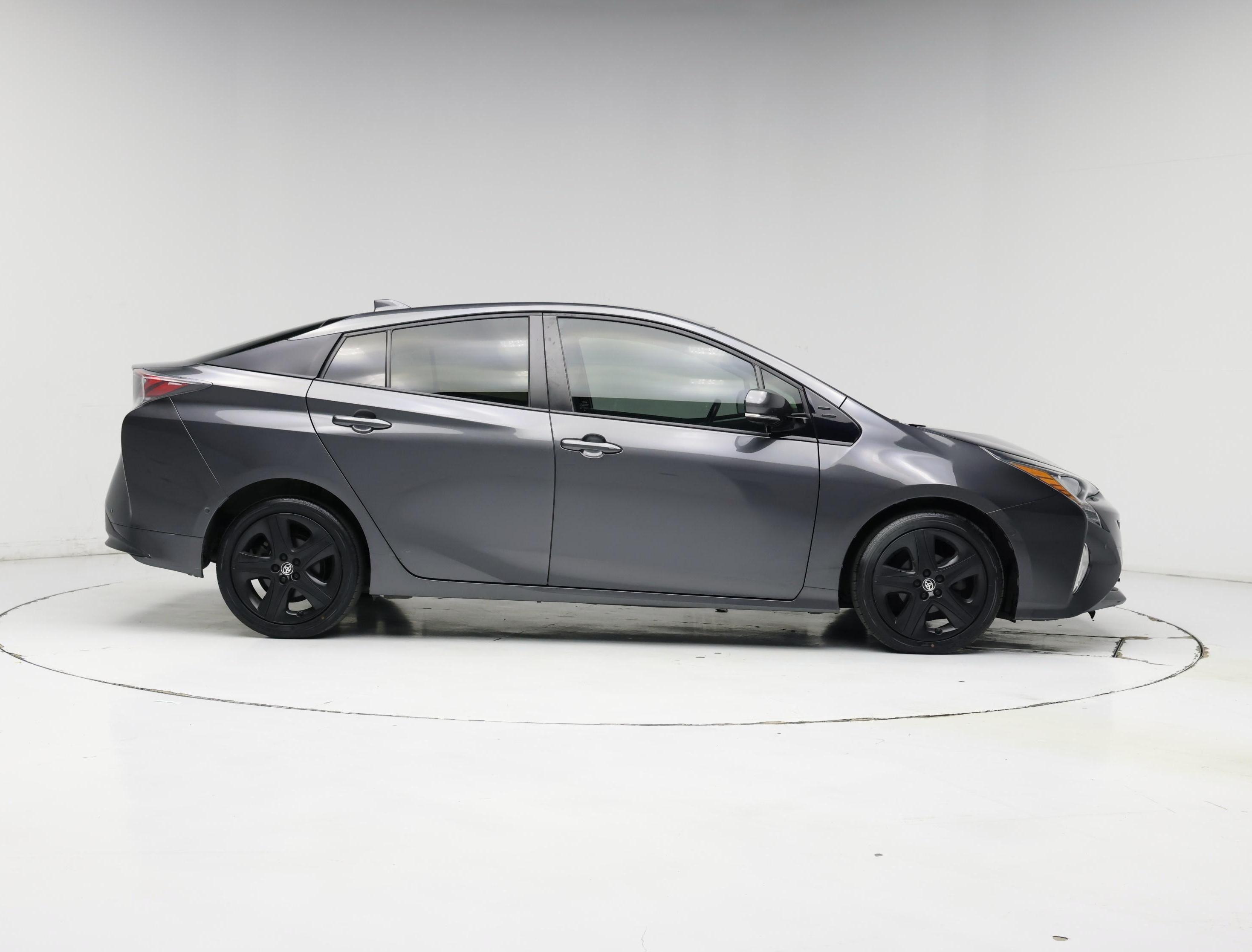 Thumbnail: 2016 Toyota Prius - 7