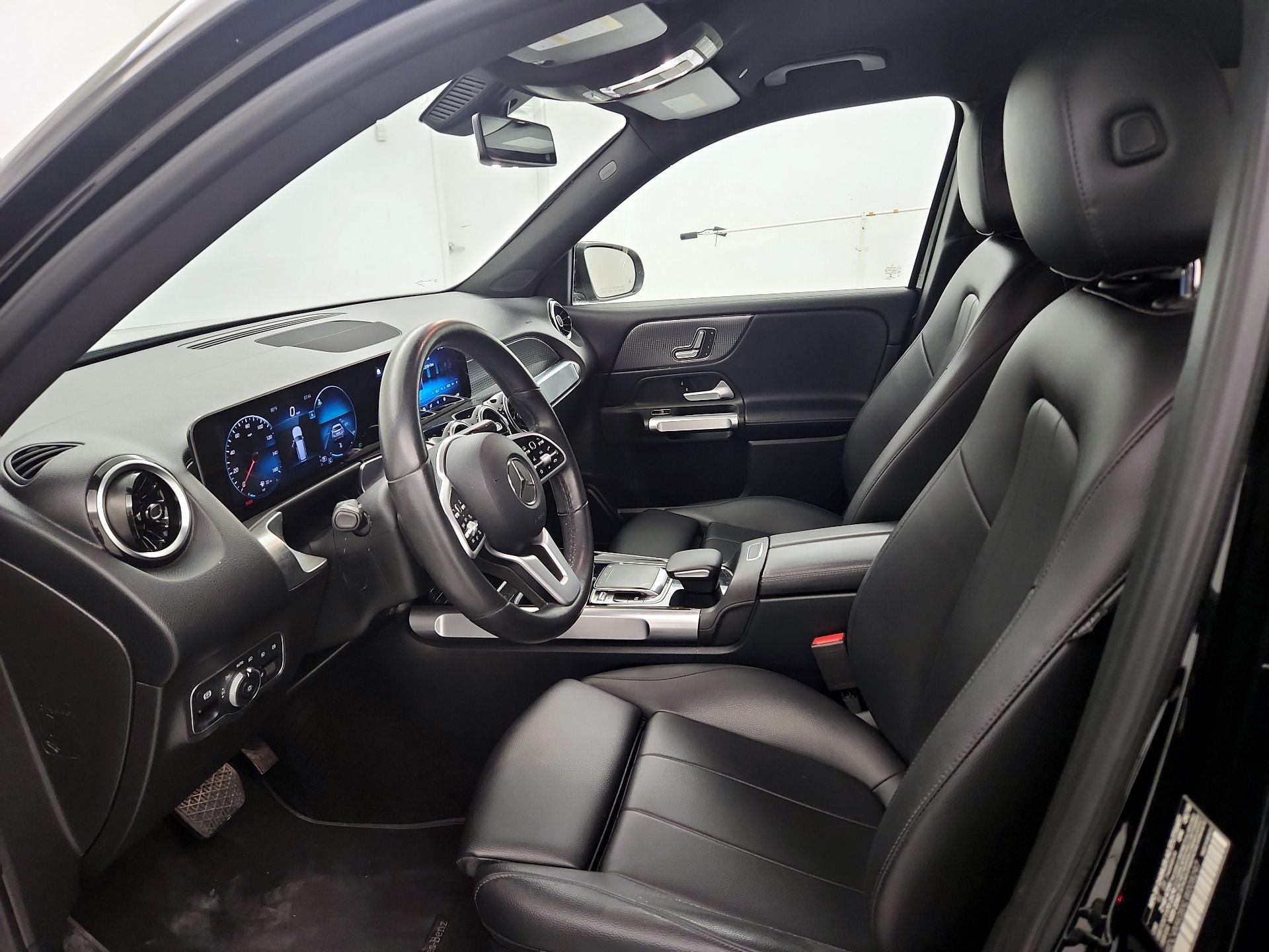 Thumbnail: 2020 Mercedes-Benz GLB - 11