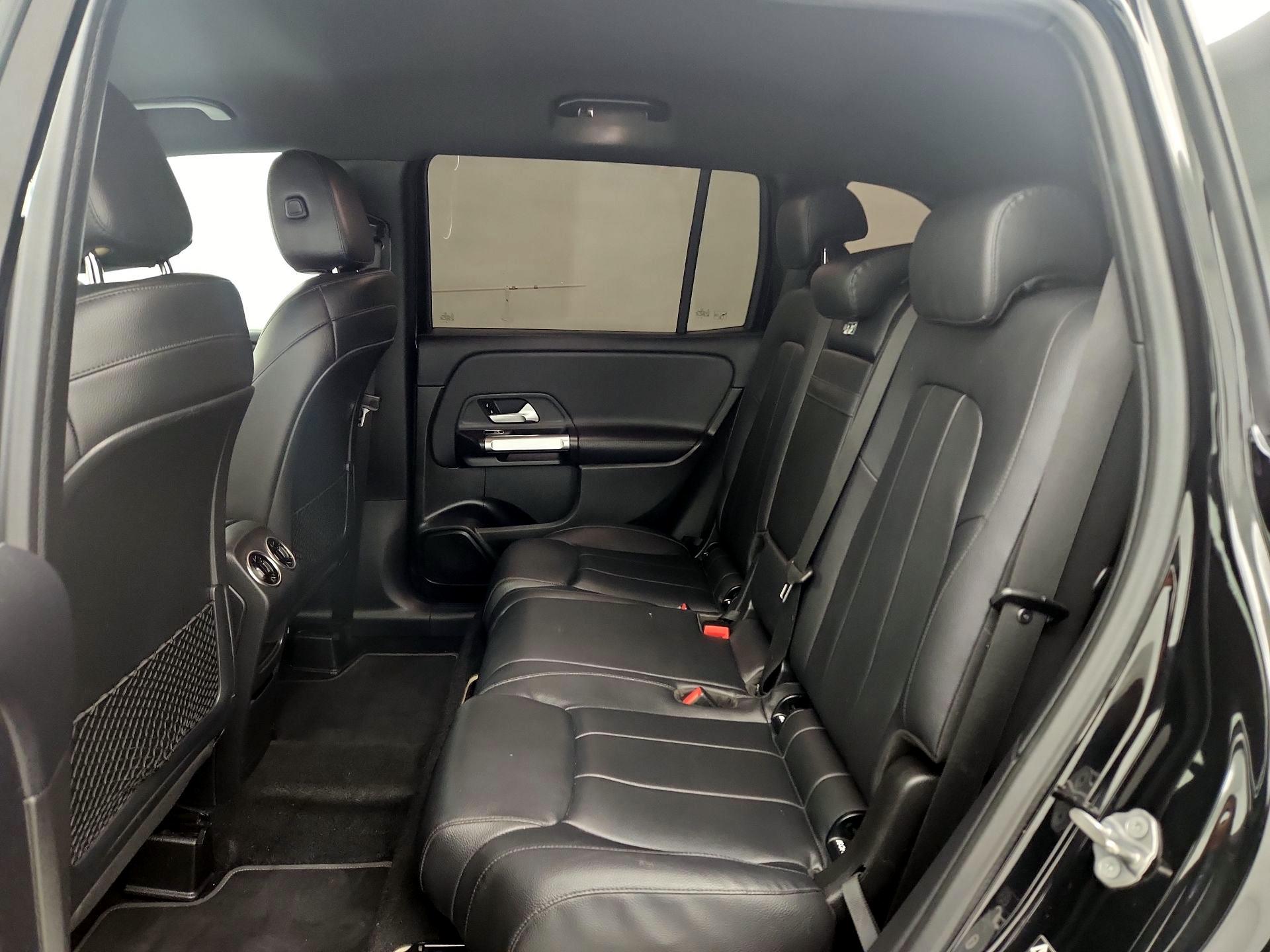 Thumbnail: 2020 Mercedes-Benz GLB - 19