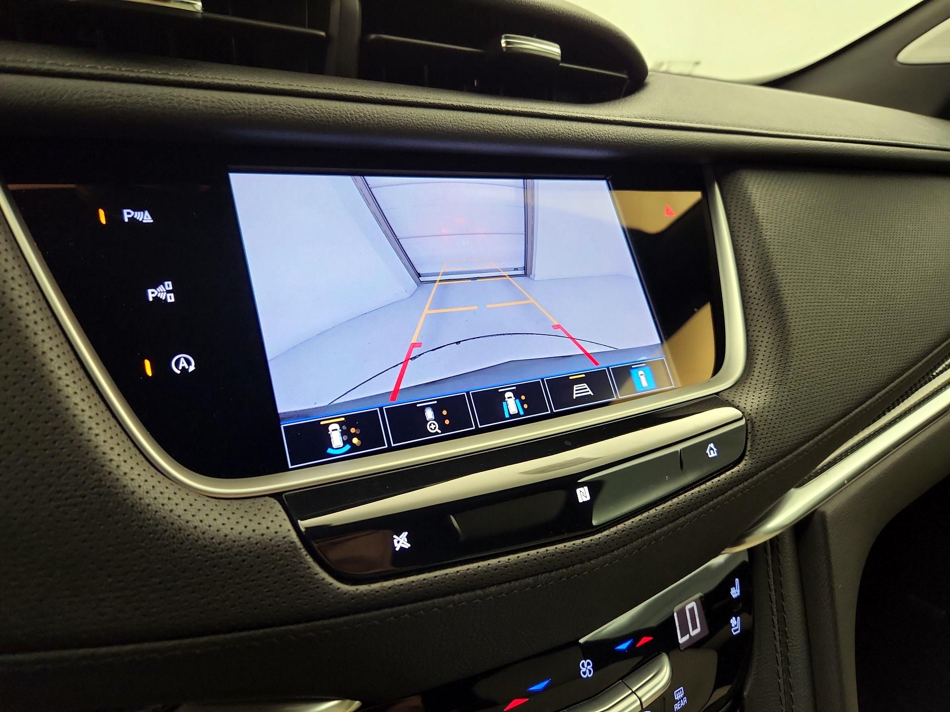 Thumbnail: 2021 Cadillac XT5 - 15