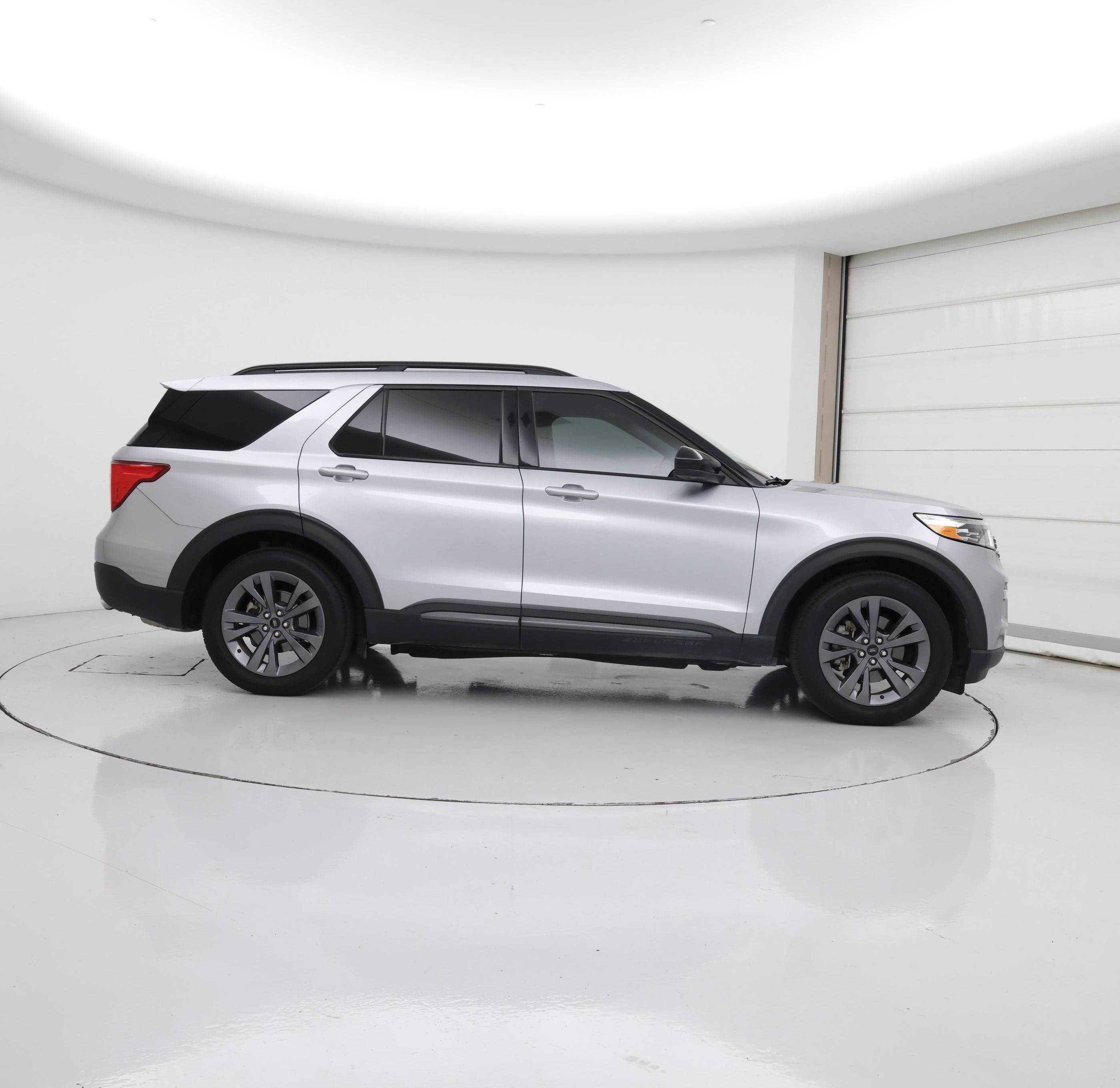 Thumbnail: 2022 Ford Explorer - 7