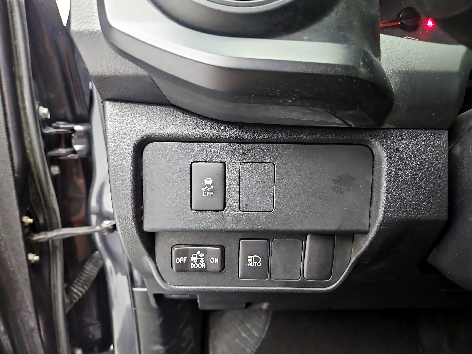 Thumbnail: 2023 Toyota Tacoma - 13