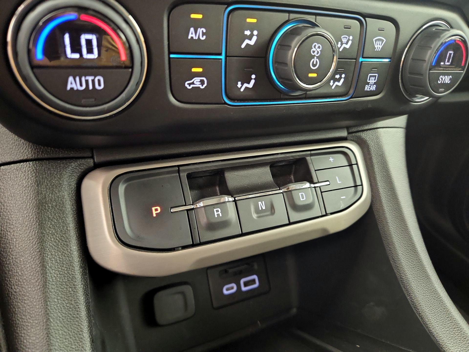 Thumbnail: 2023 GMC Acadia - 18