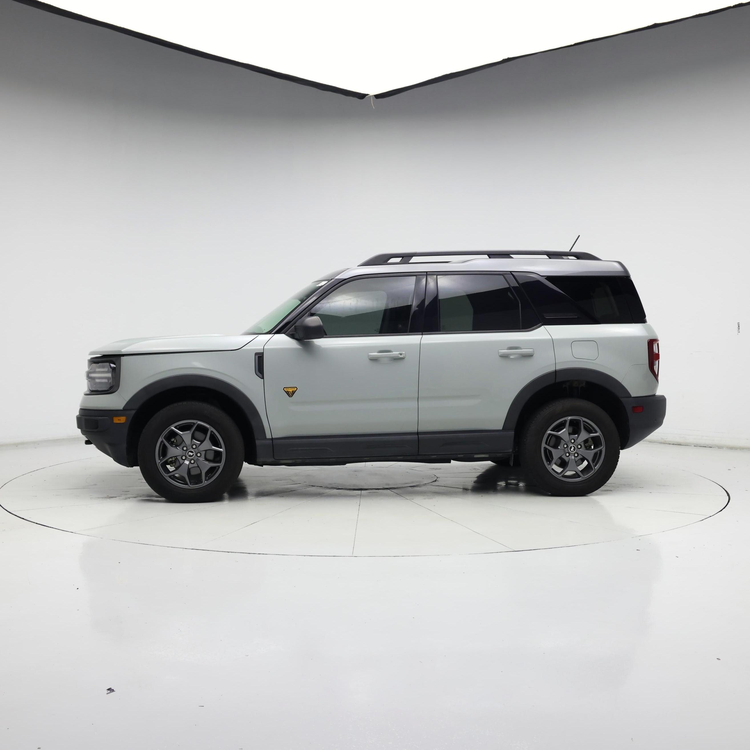 Thumbnail: 2021 Ford Bronco Sport - 3