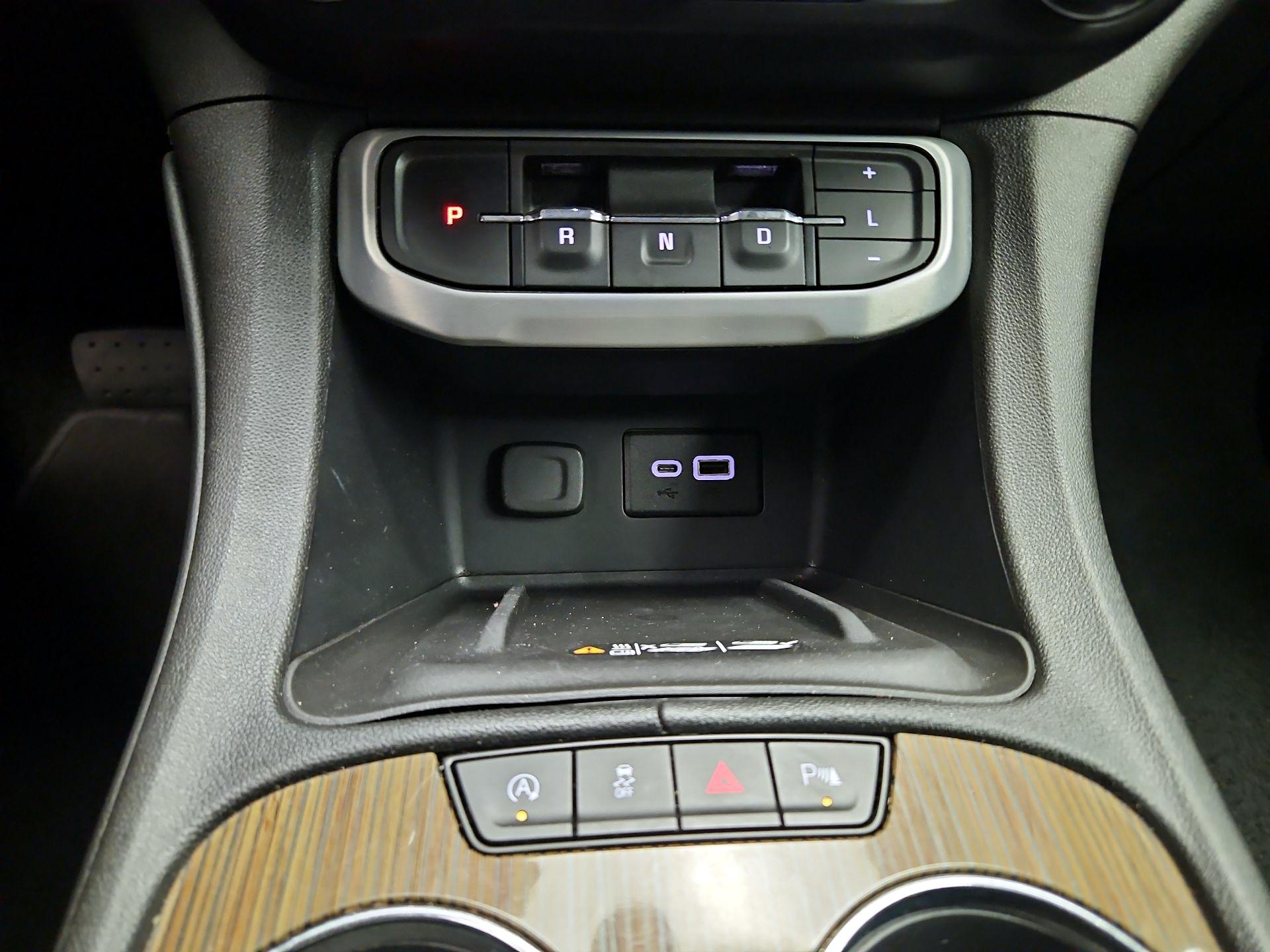 Thumbnail: 2022 GMC Acadia - 16