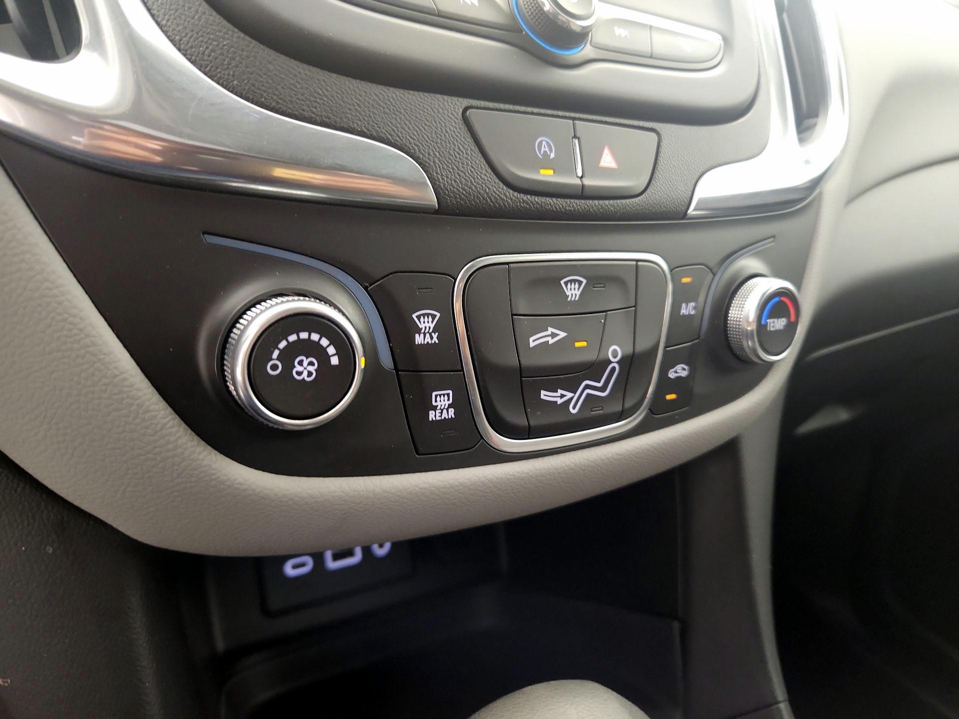 Thumbnail: 2022 Chevrolet Equinox - 16