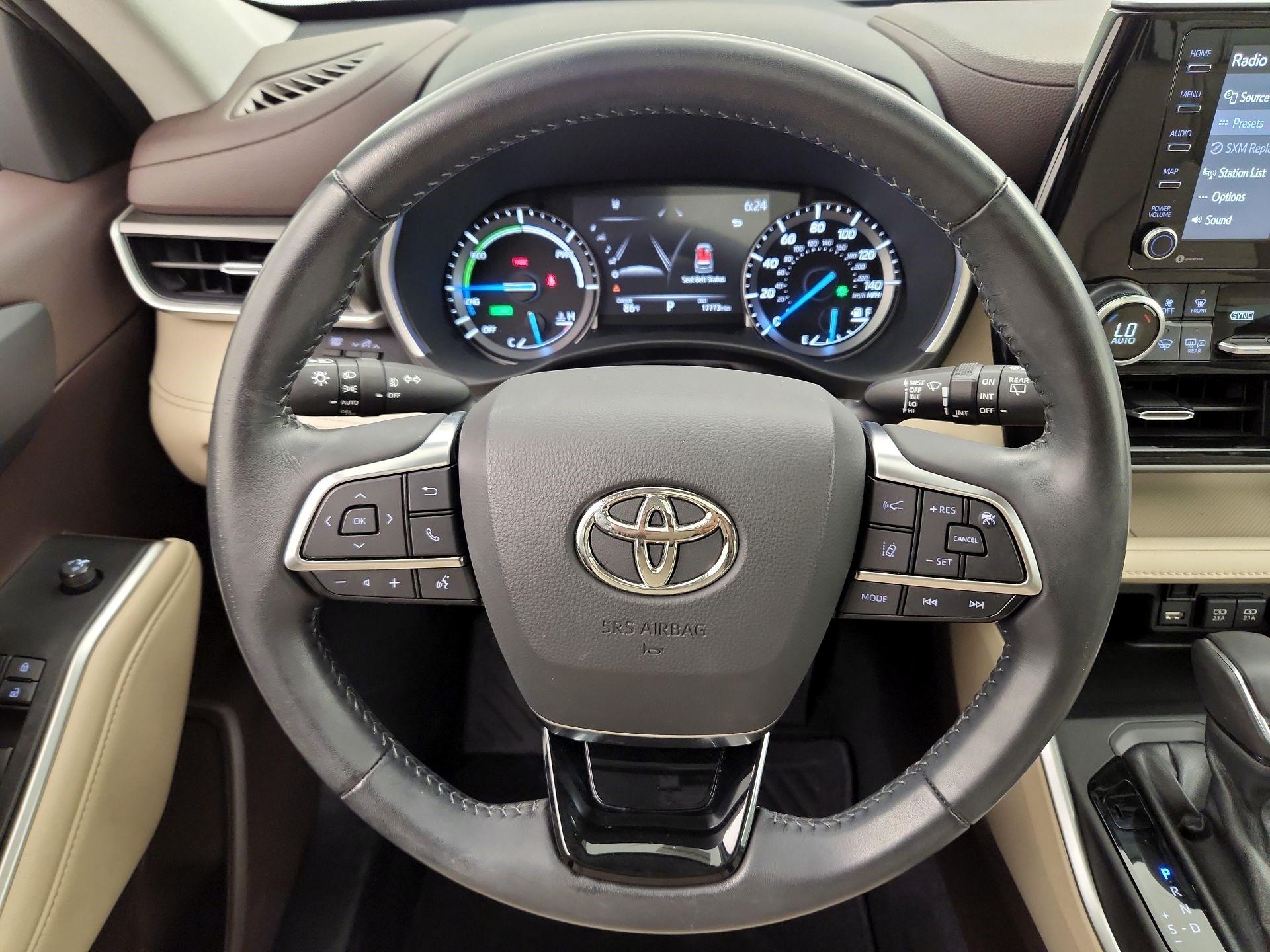 Thumbnail: 2021 Toyota Highlander - 10