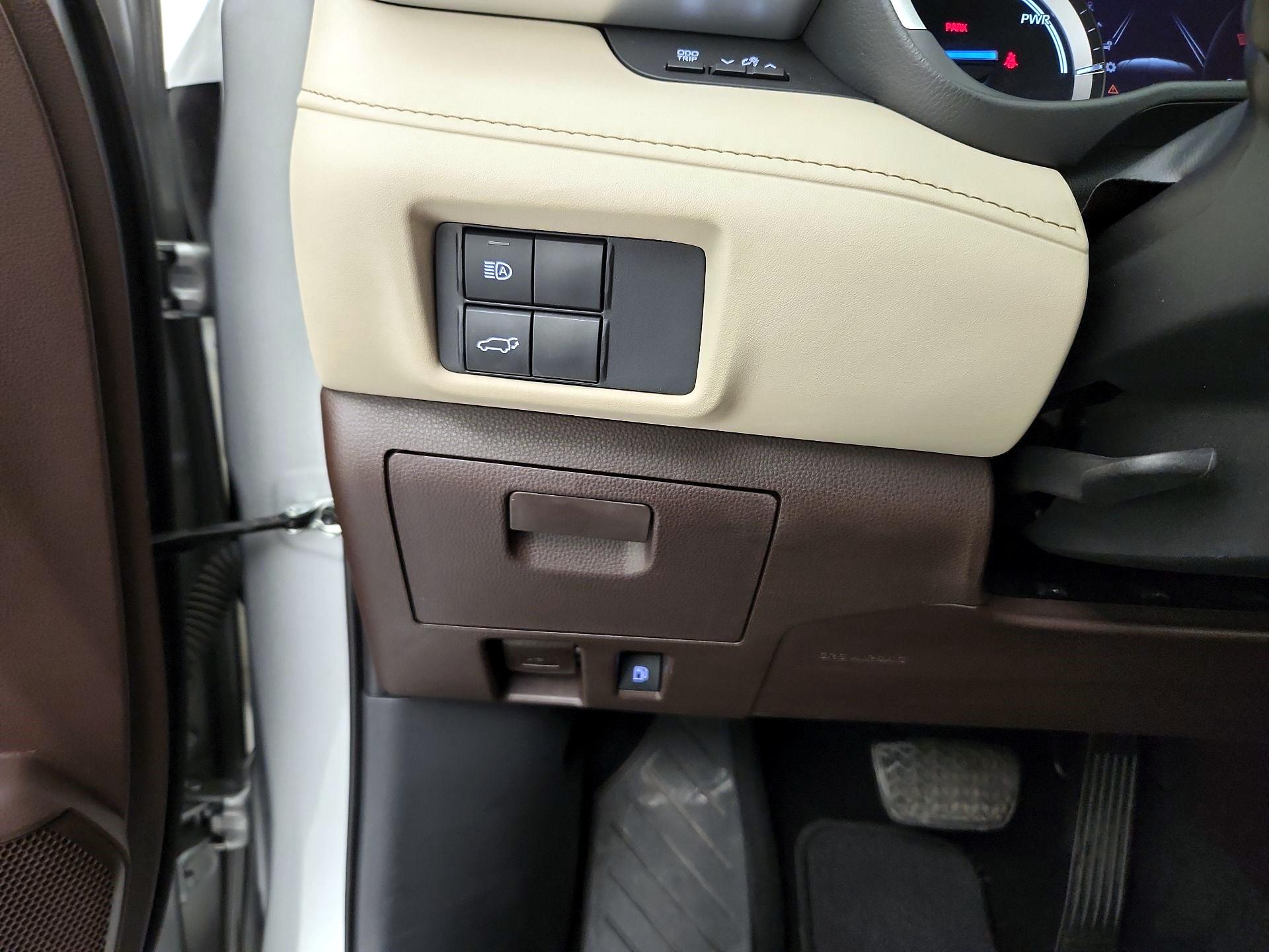 Thumbnail: 2021 Toyota Highlander - 13
