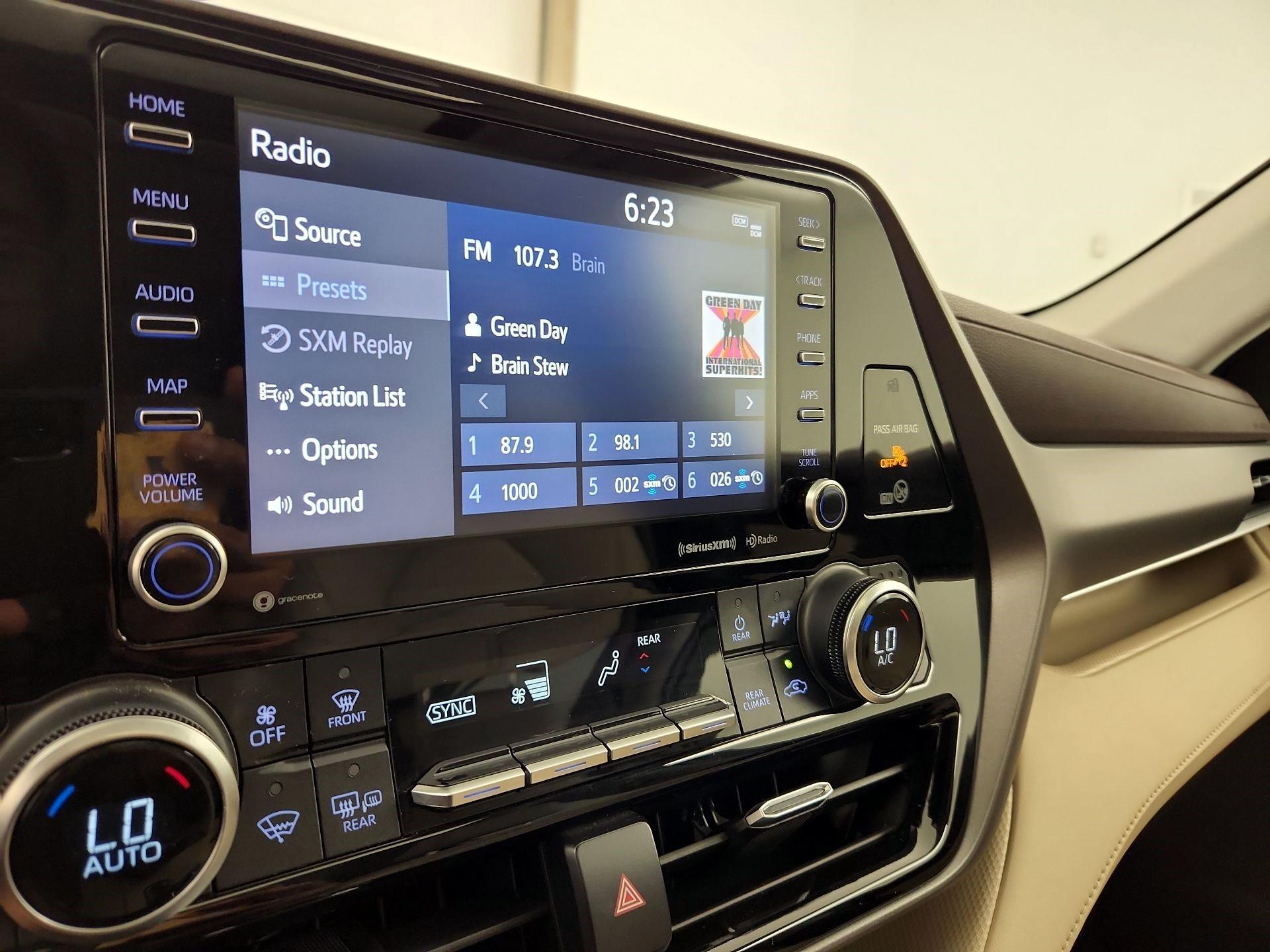 Thumbnail: 2021 Toyota Highlander - 15