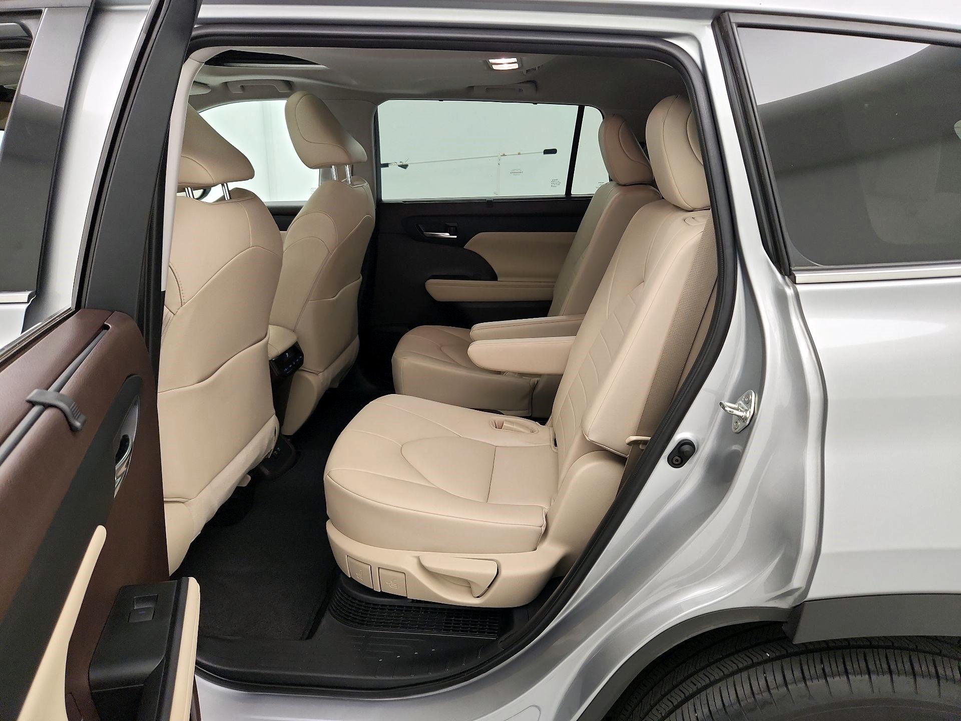 Thumbnail: 2021 Toyota Highlander - 20