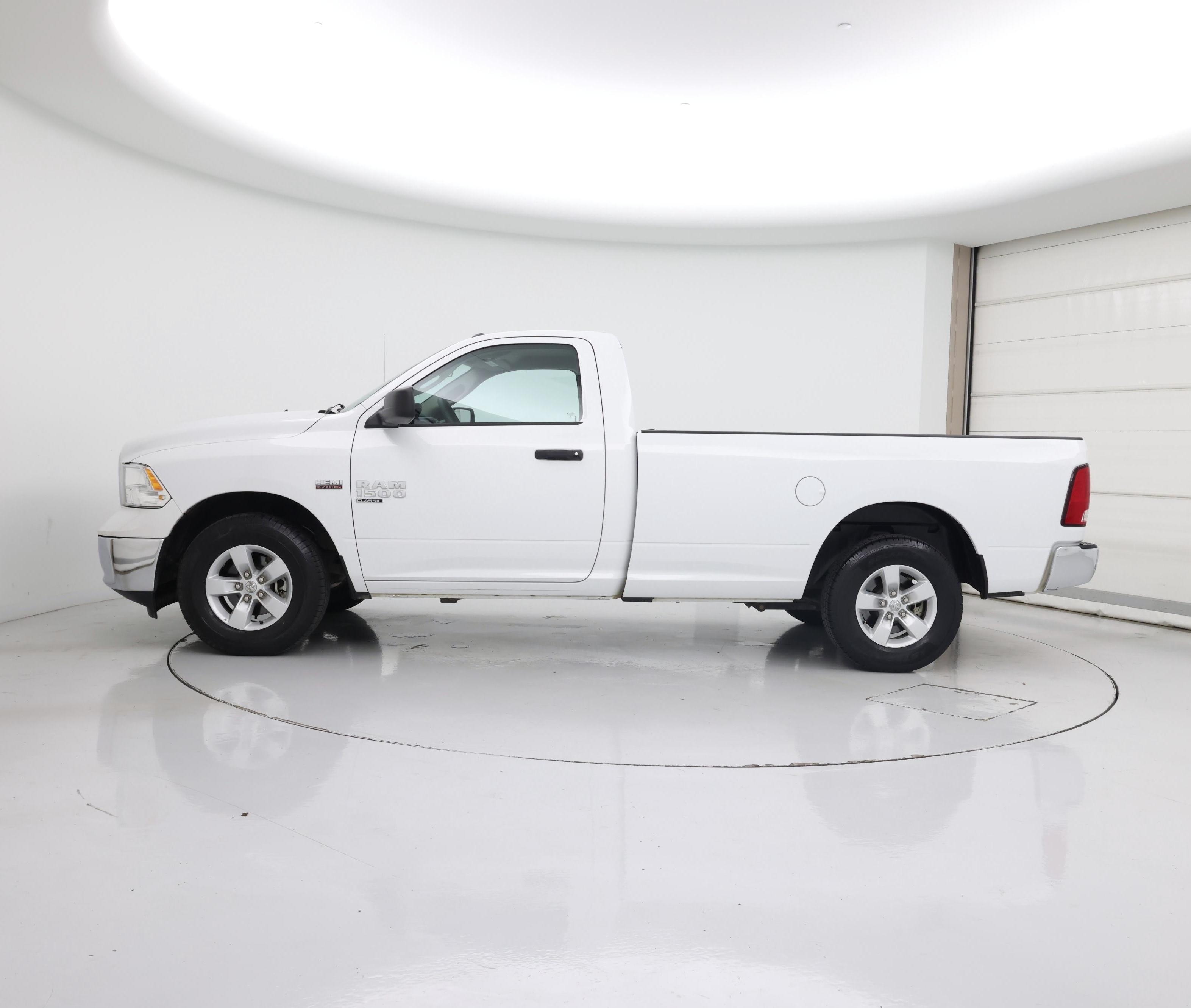 Thumbnail: 2022 RAM 1500 Classic - 3