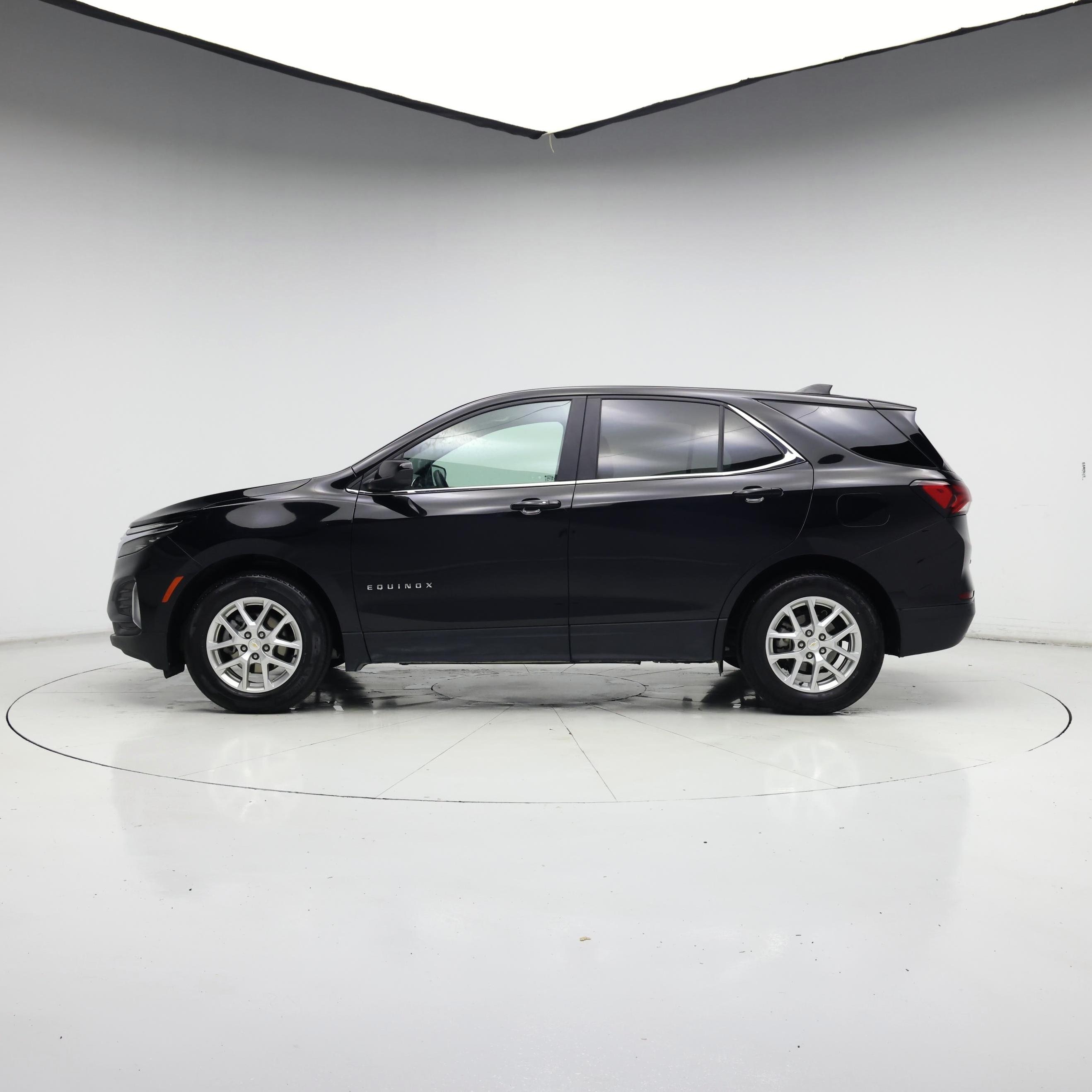 Thumbnail: 2023 Chevrolet Equinox - 3